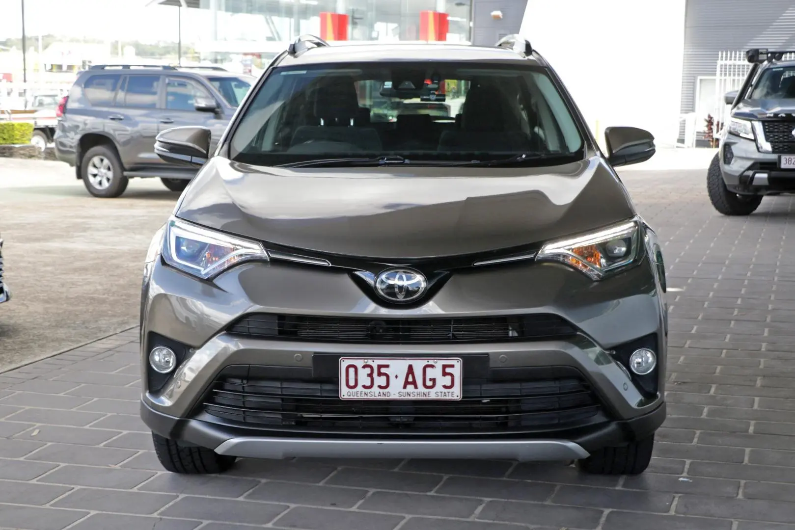 2018 Toyota RAV4 Gallery Image 3