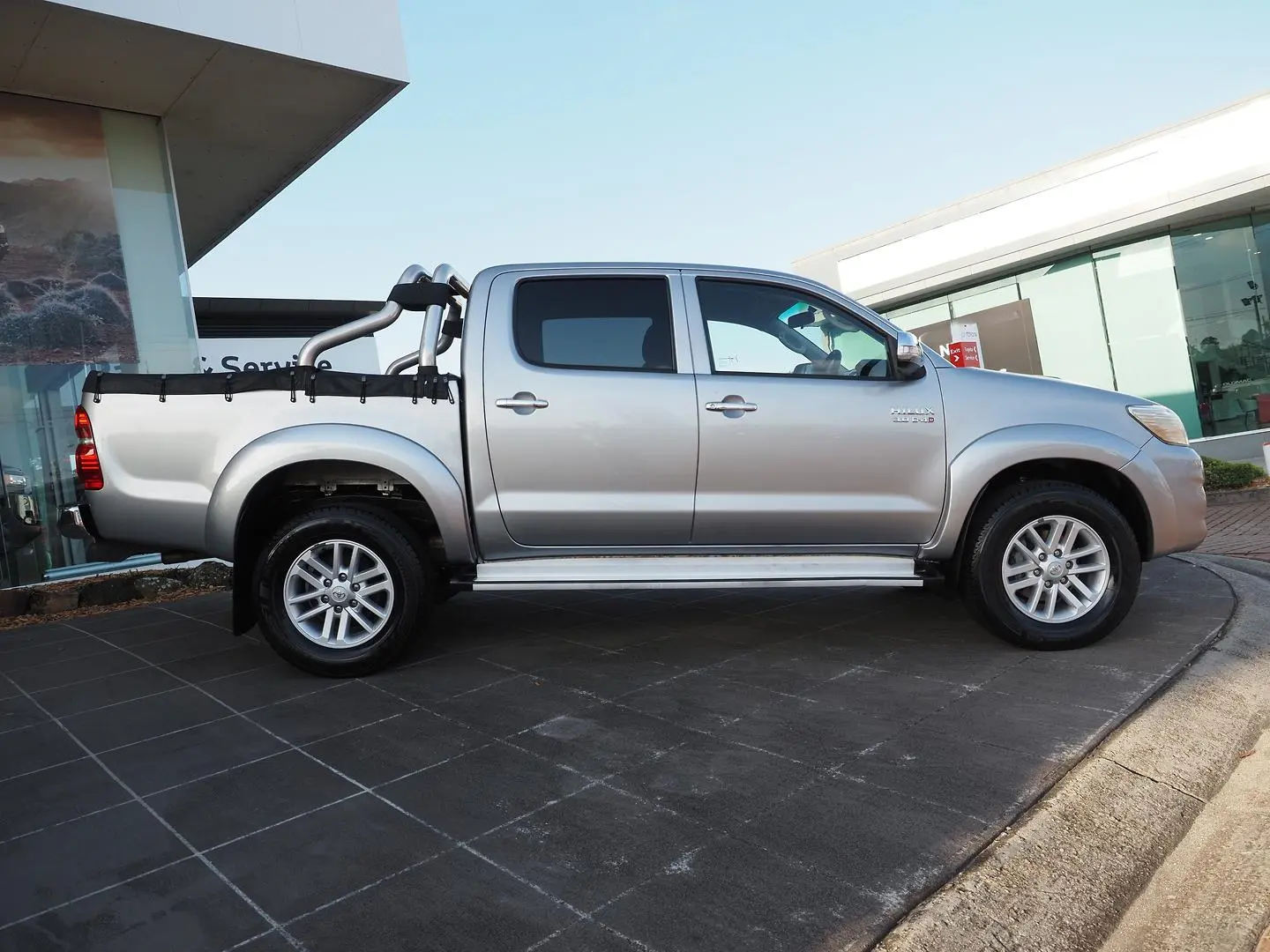 2015 Toyota Hilux Gallery Image 7