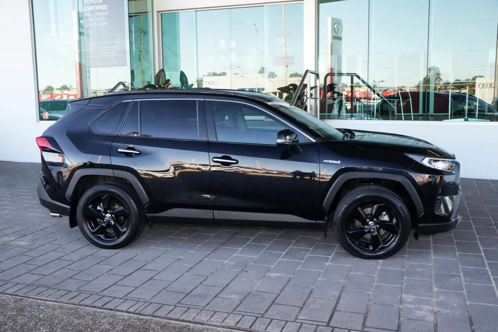 2021 Toyota RAV4 Gallery Image 5