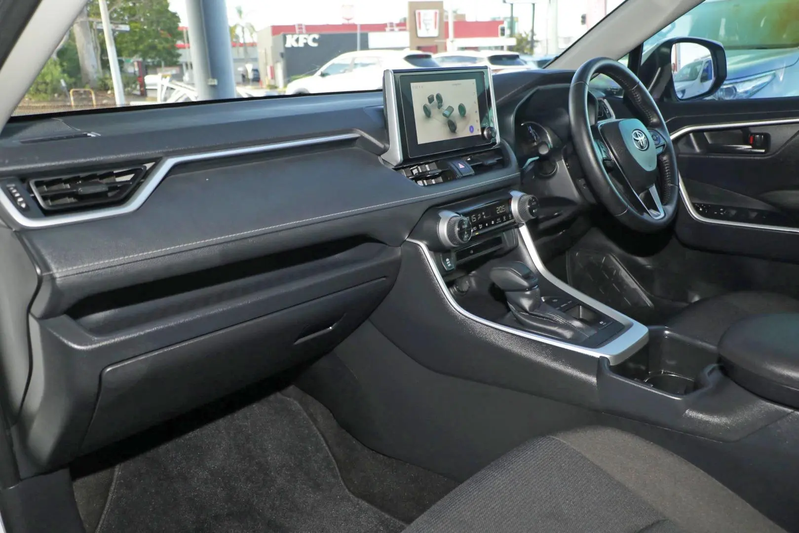 2024 Toyota RAV4 Gallery Image 8