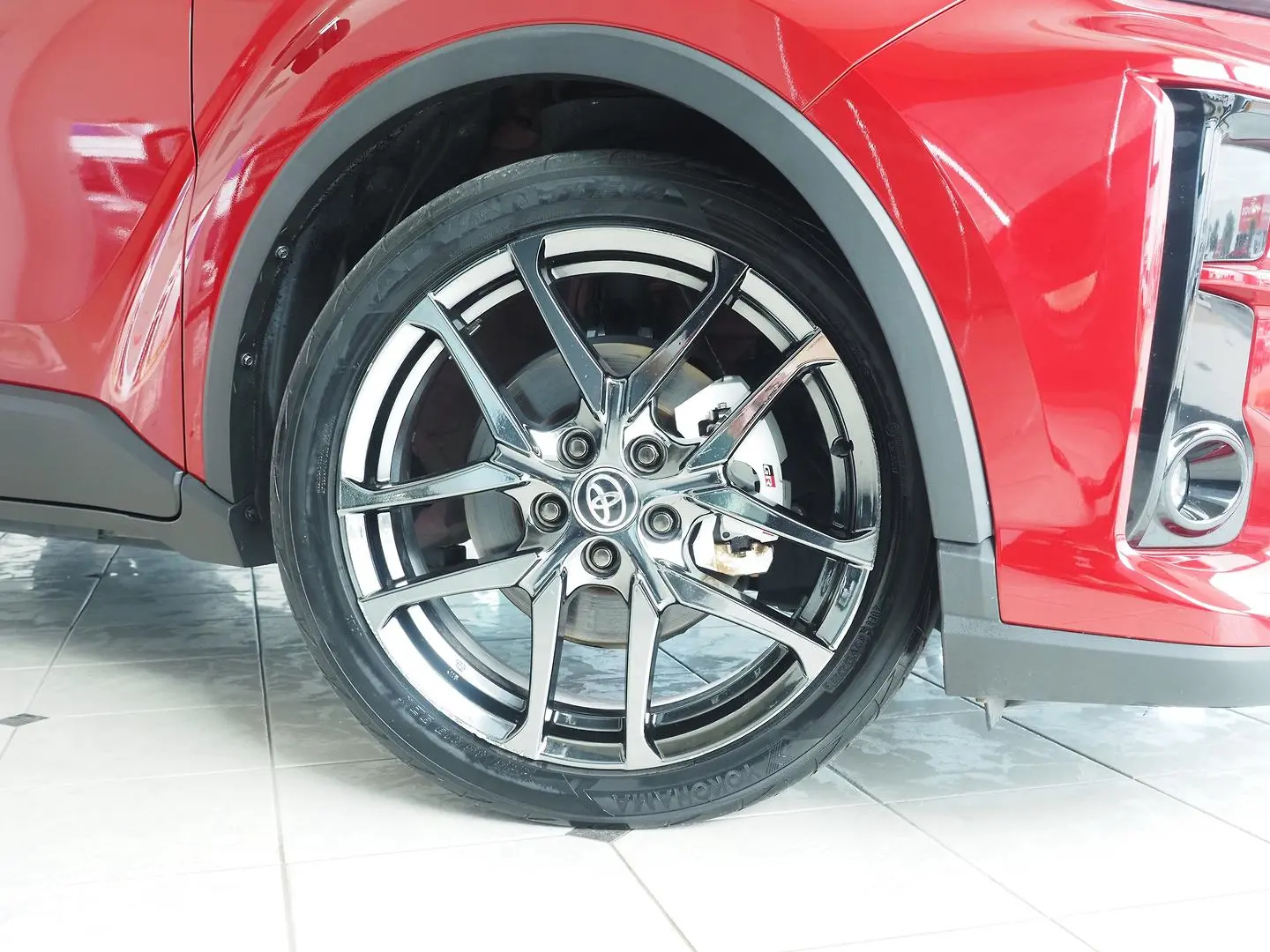 2021 Toyota C-HR Gallery Image 12