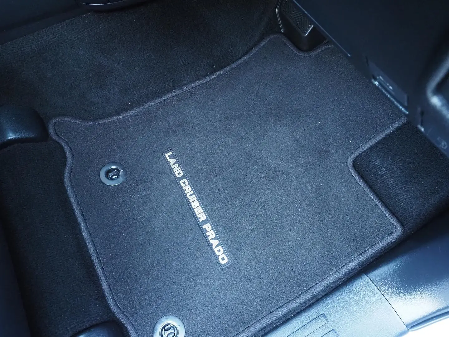 2021 Toyota Landcruiser Prado Gallery Image 31