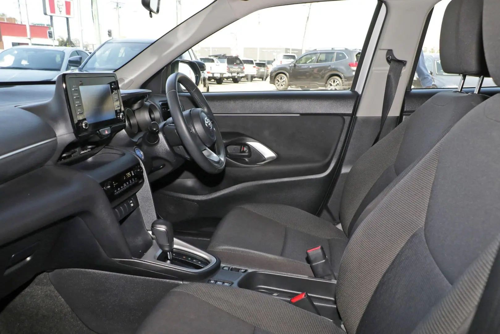 2023 Toyota Yaris Cross Gallery Image 9