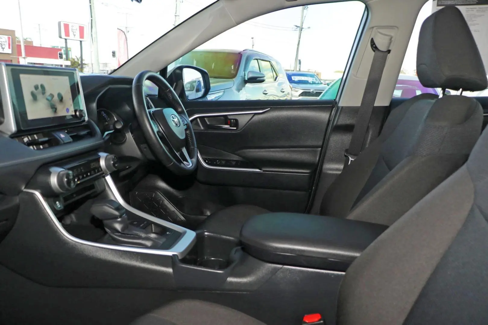 2024 Toyota RAV4 Gallery Image 9