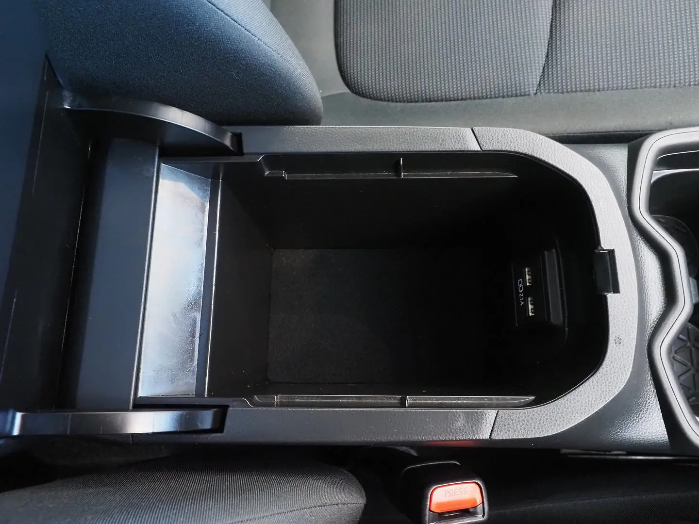 2020 Toyota RAV4 Gallery Image 19