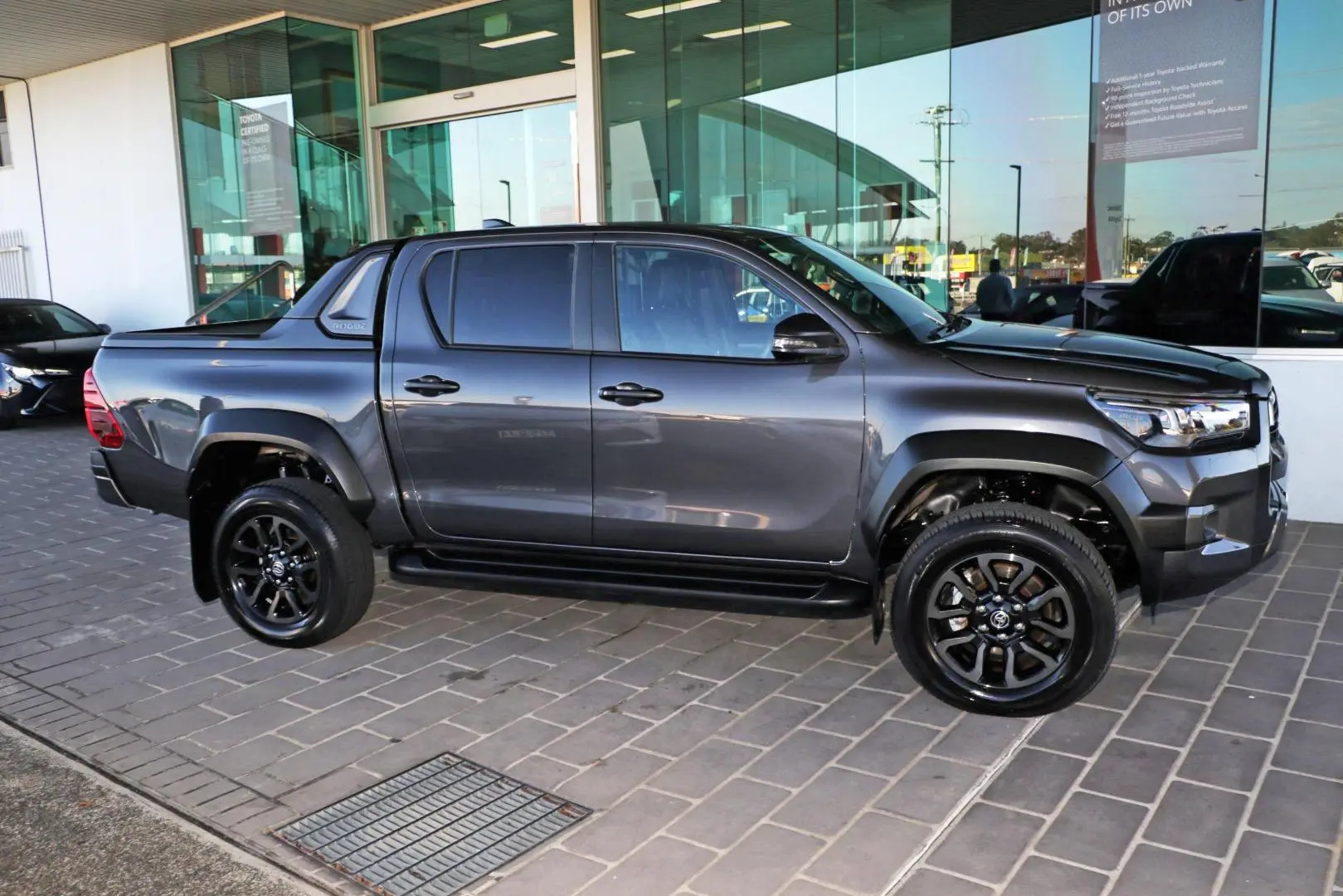 2025 Toyota Hilux Gallery Image 6