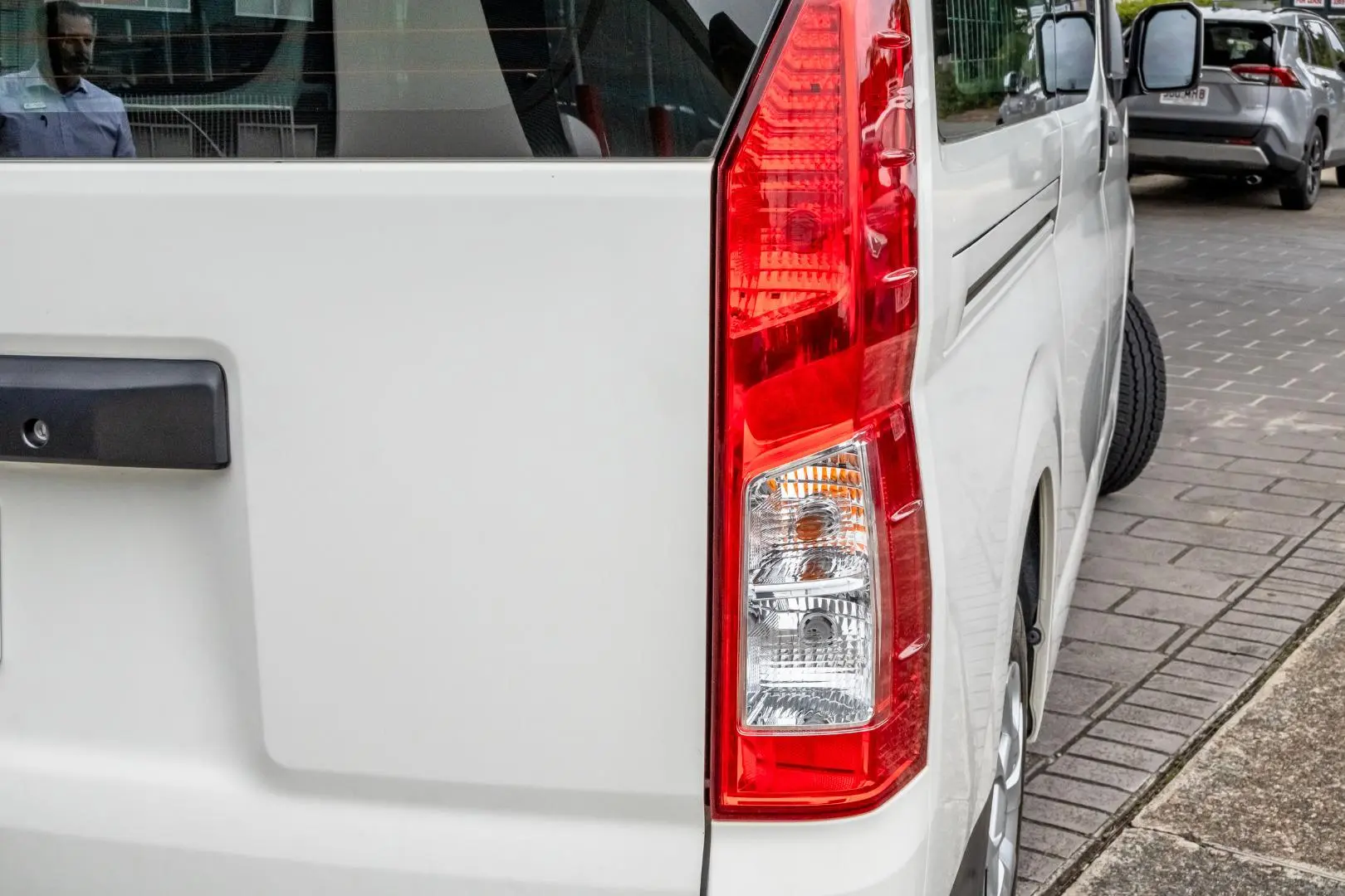 2021 Toyota Hiace Gallery Image 17