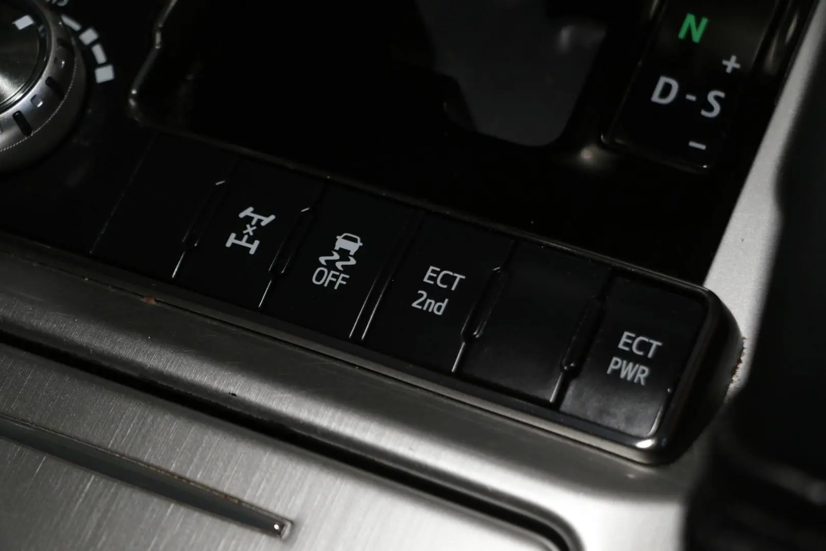 2018 Toyota Landcruiser Gallery Image 19