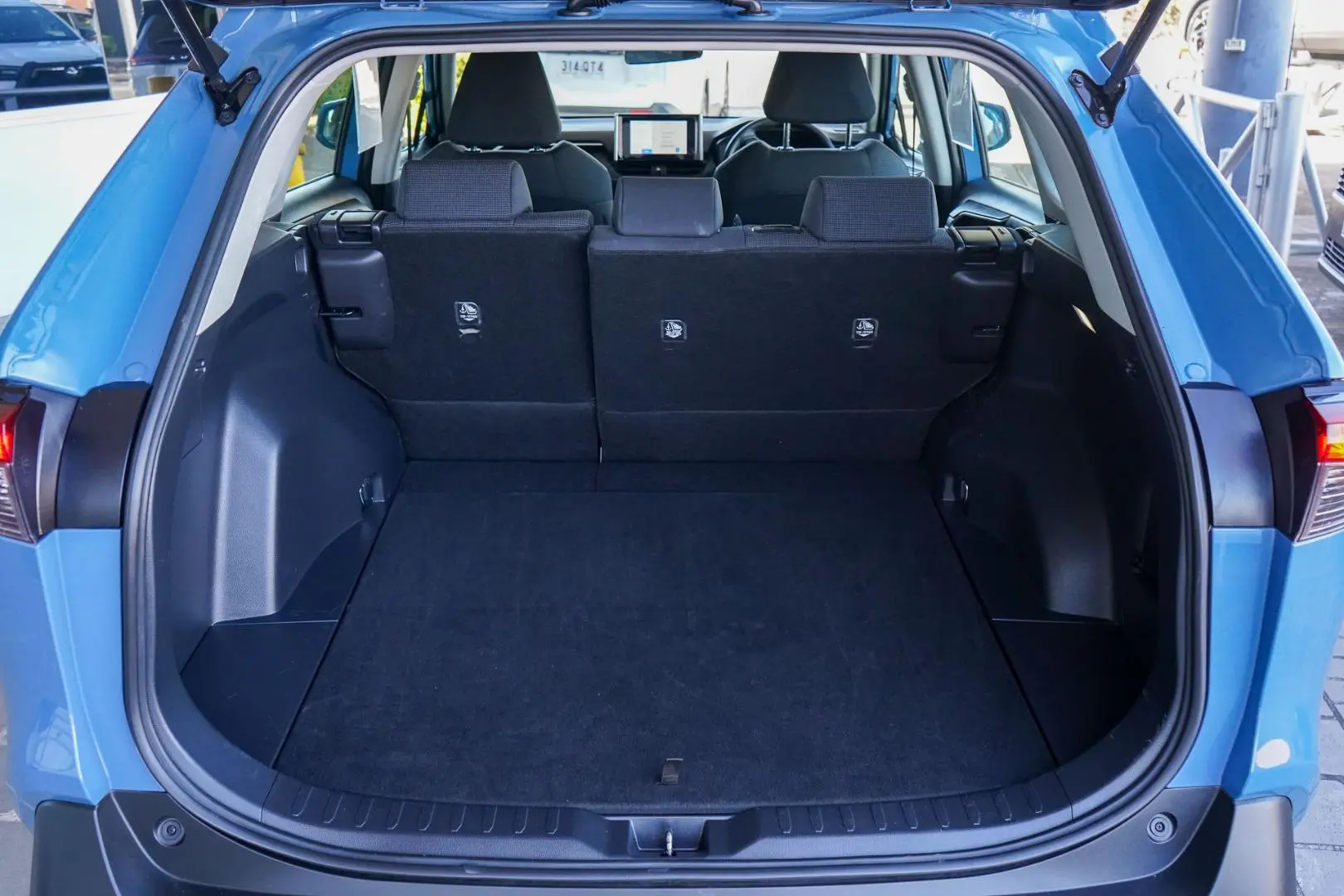 2025 Toyota RAV4 Gallery Image 27