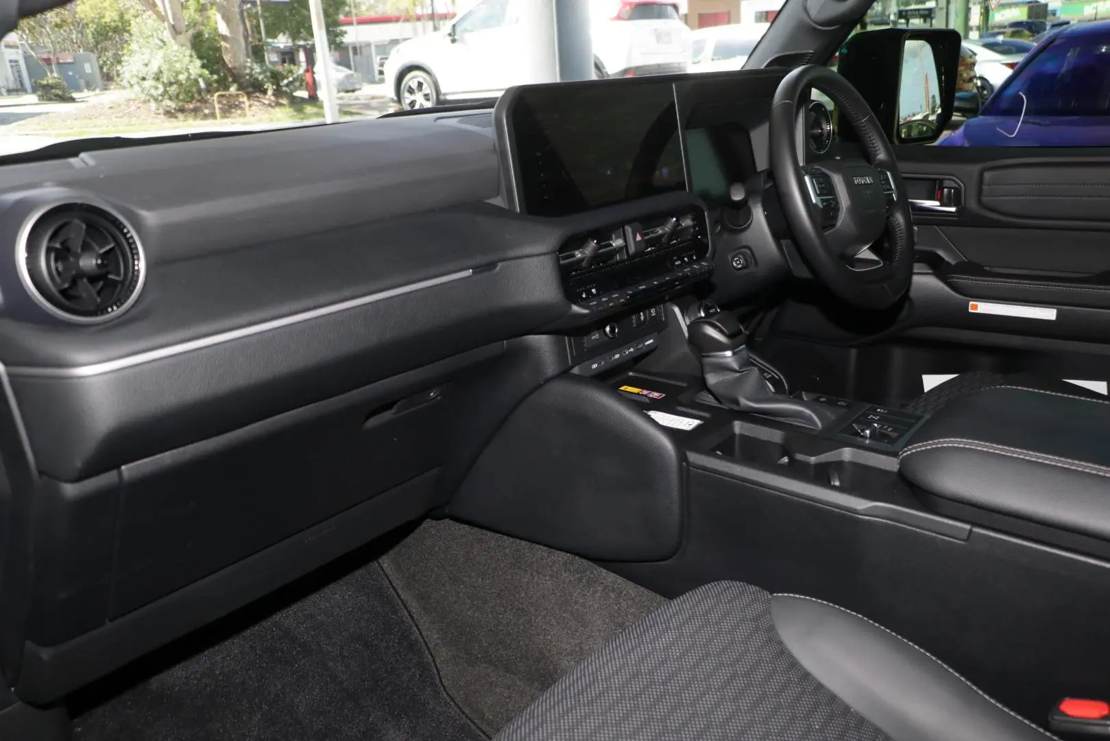 2025 Toyota Landcruiser Prado Gallery Image 7