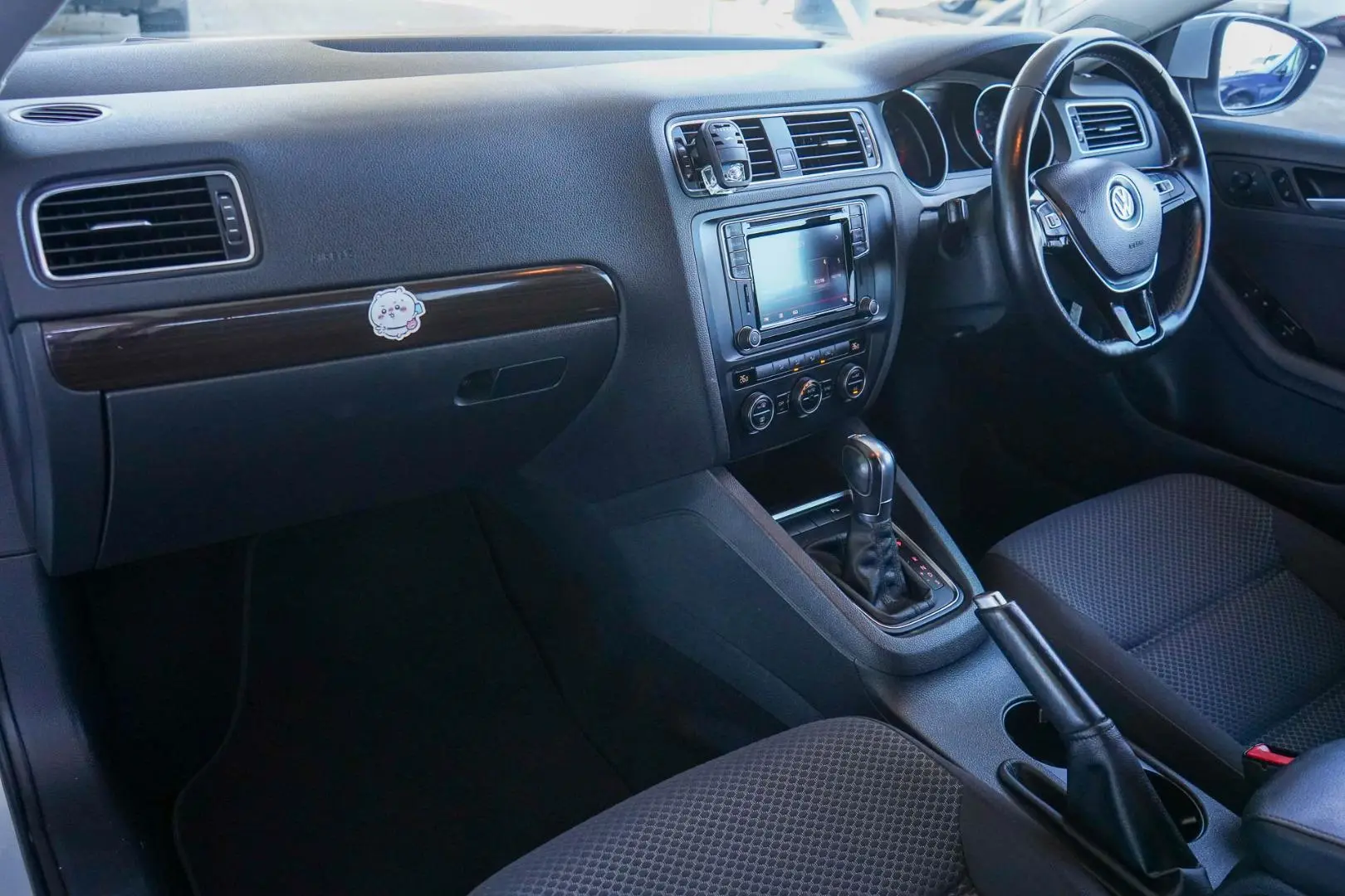 2017 Volkswagen Jetta Gallery Image 8