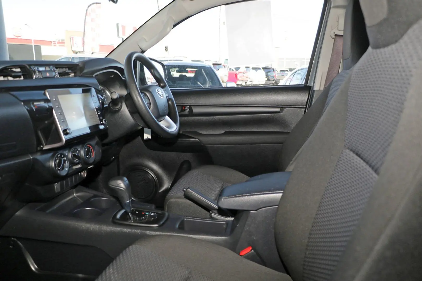 2021 Toyota Hilux Gallery Image 8