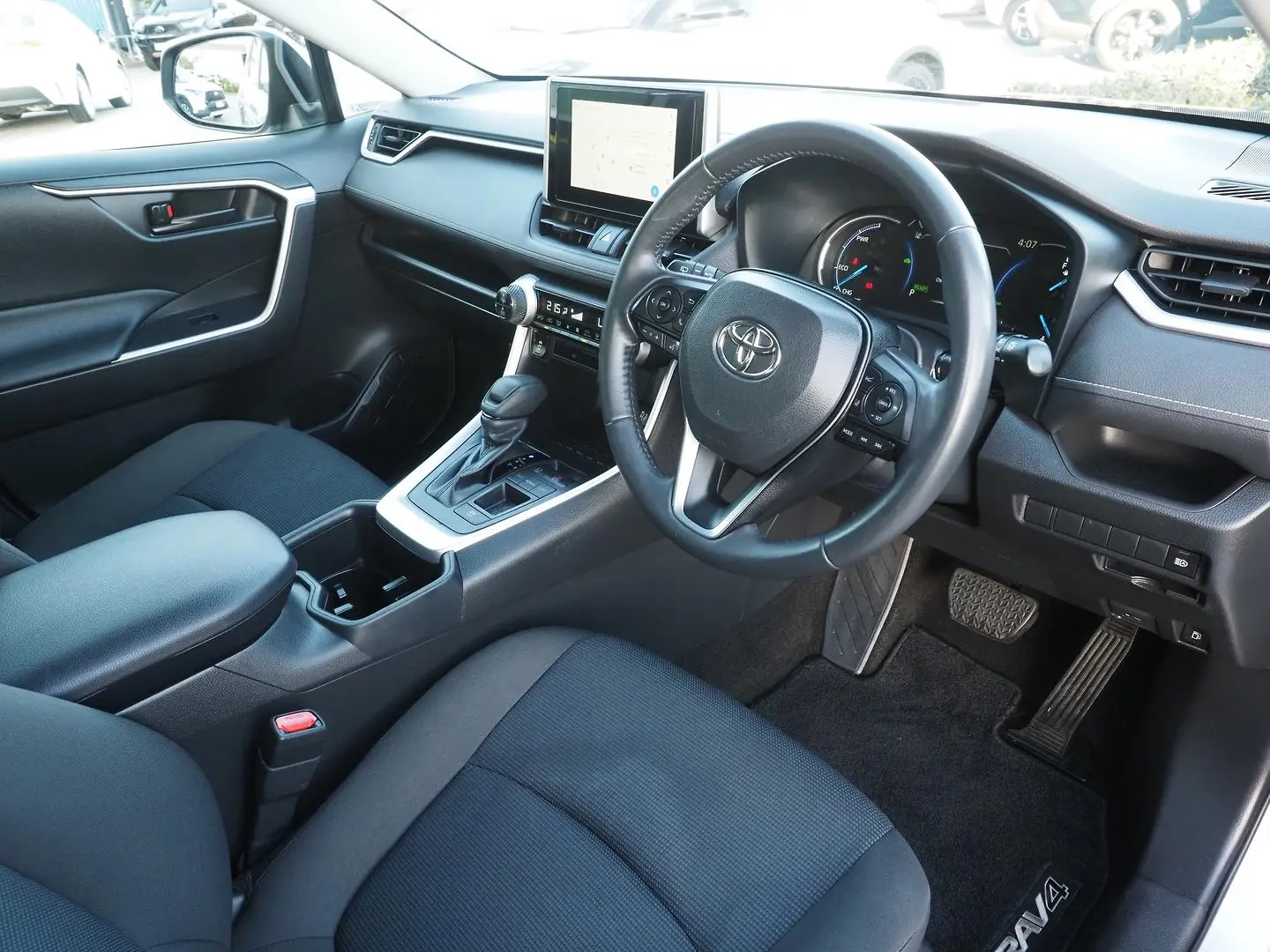 2024 Toyota RAV4 Gallery Image 4