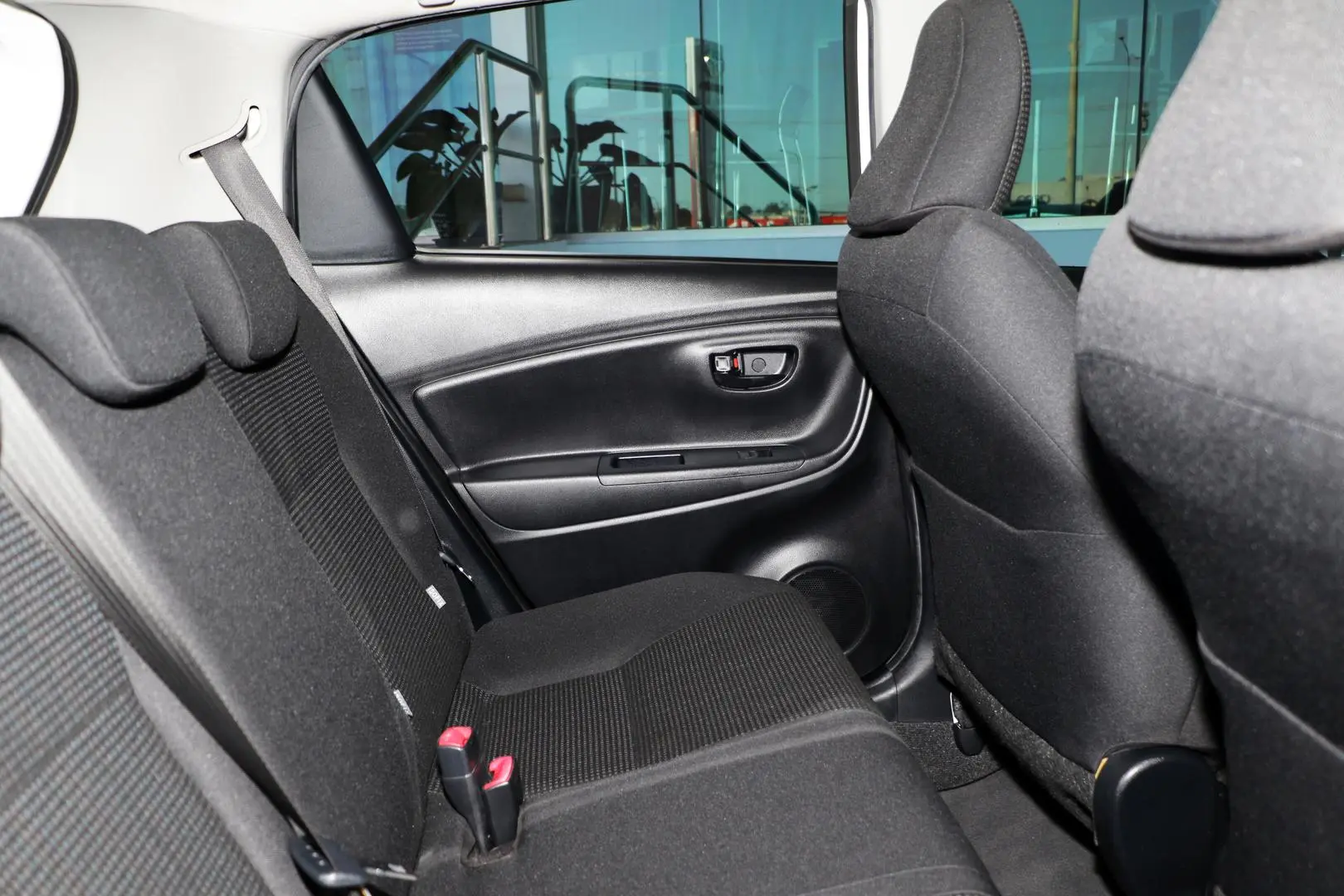 2018 Toyota Yaris Gallery Image 11