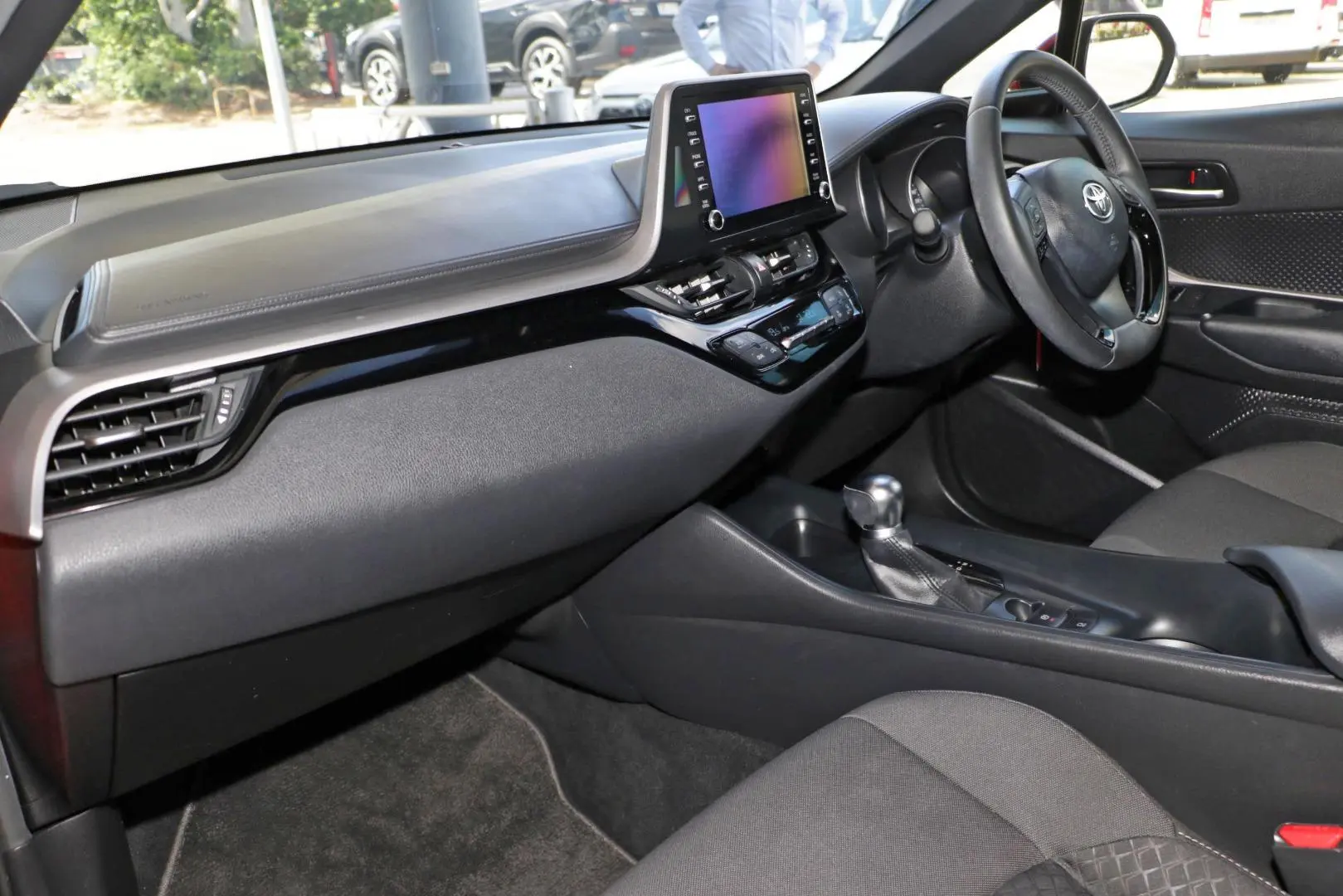 2020 Toyota C-Hr Gallery Image 7