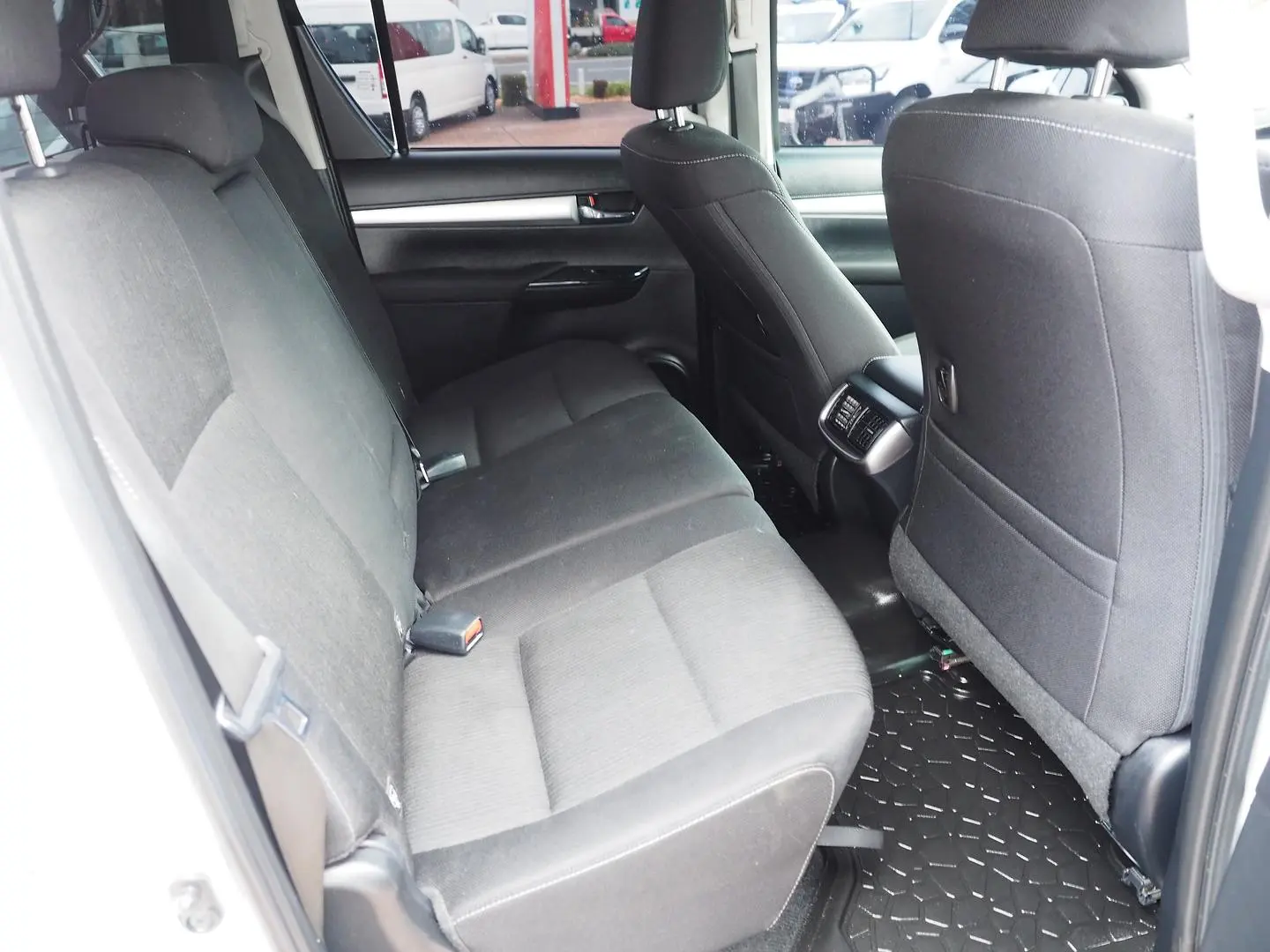 2022 Toyota Hilux Gallery Image 25