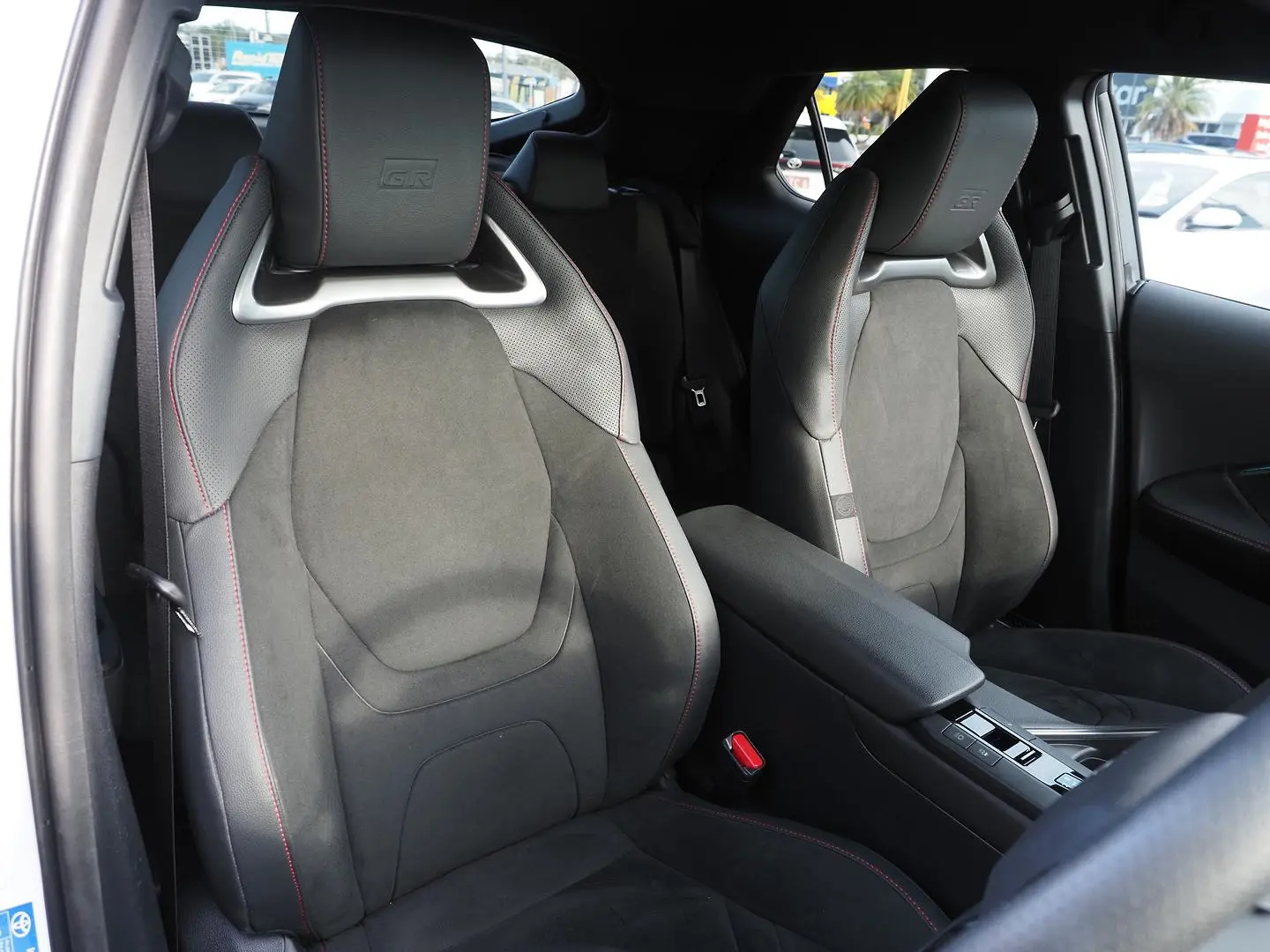 2024 Toyota C-HR Gallery Image 16