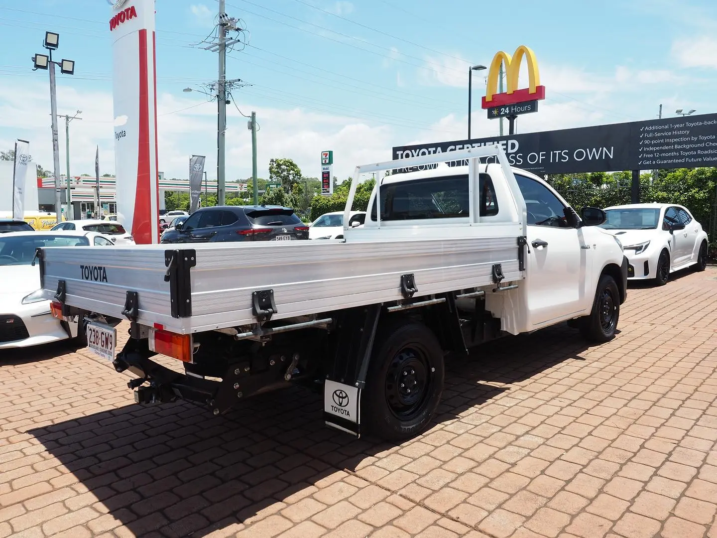 2022 Toyota Hilux Gallery Image 5