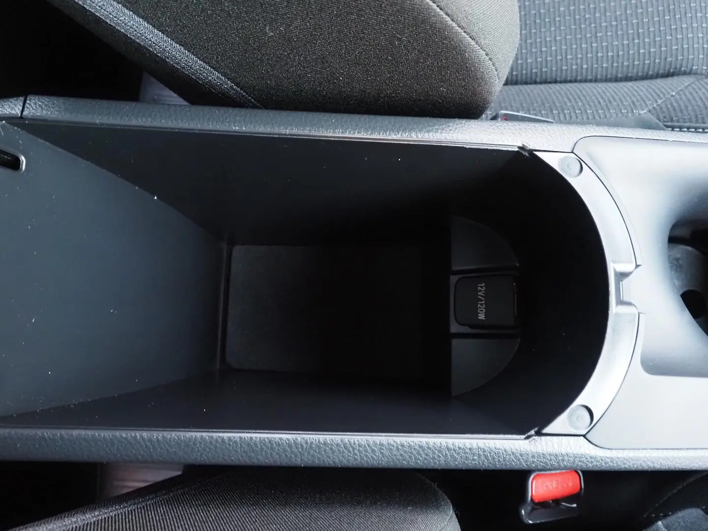 2019 Toyota C-HR Gallery Image 23