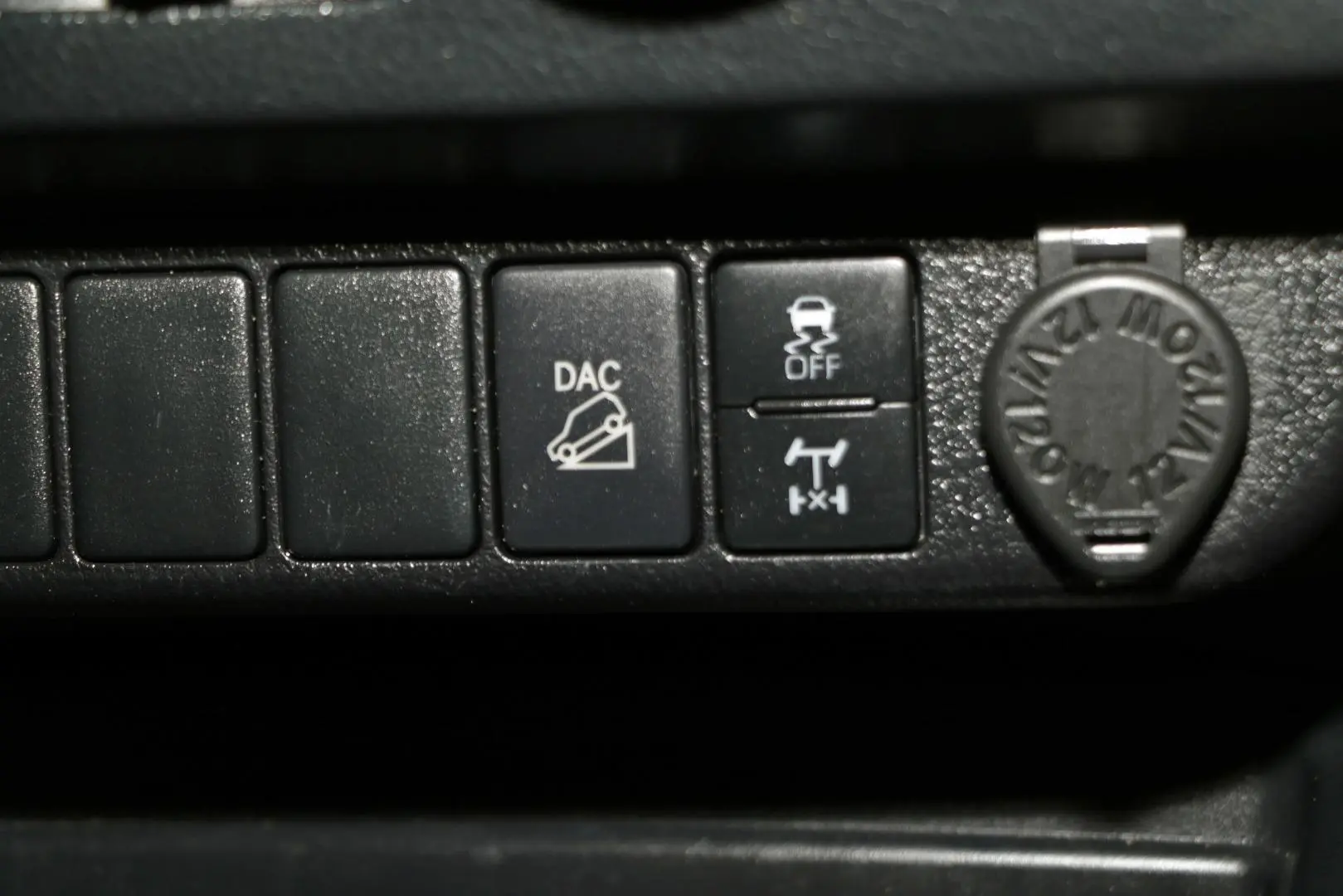 2022 Toyota Hilux Gallery Image 17