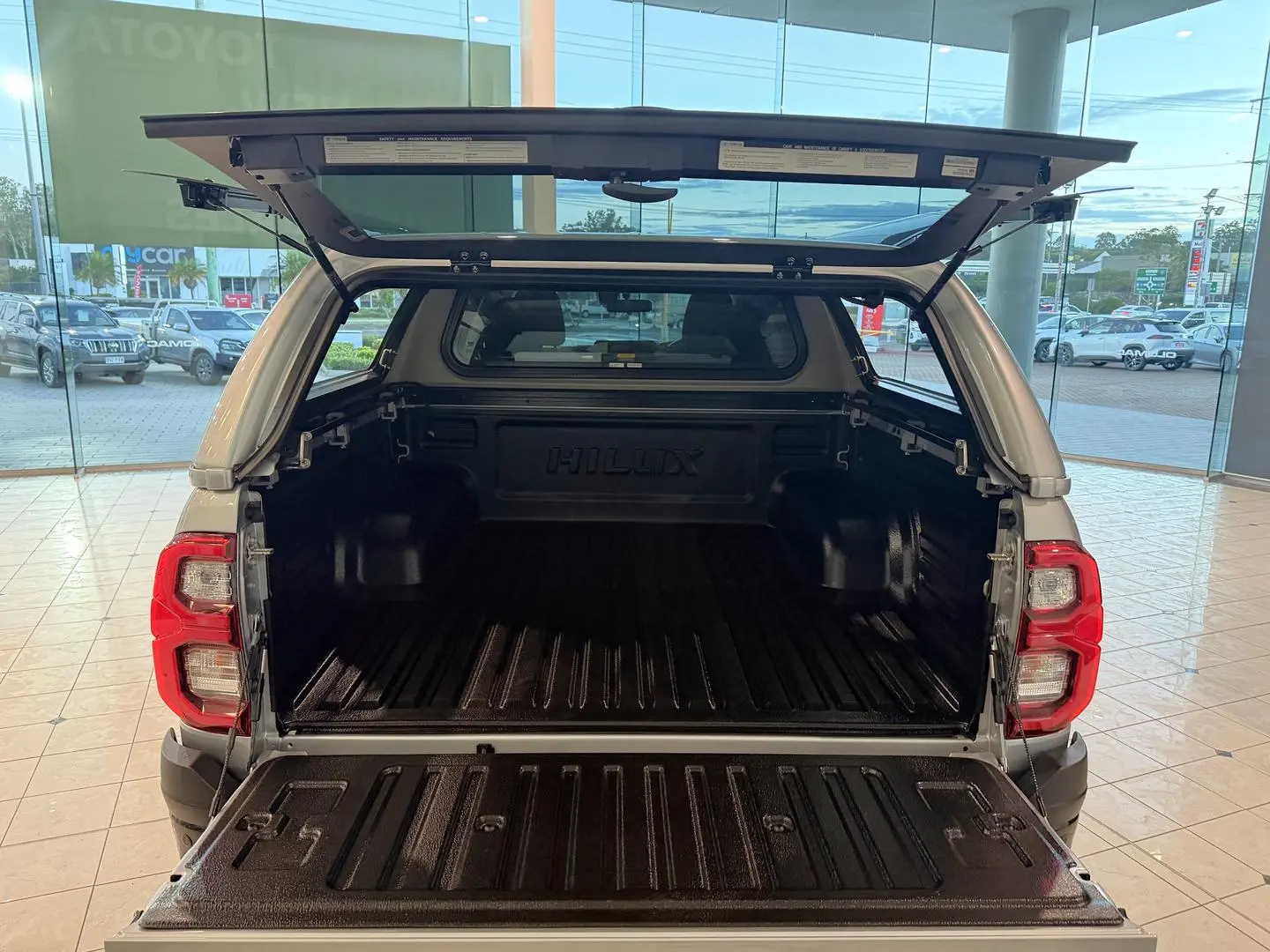 2025 Toyota Hilux Gallery Image 9