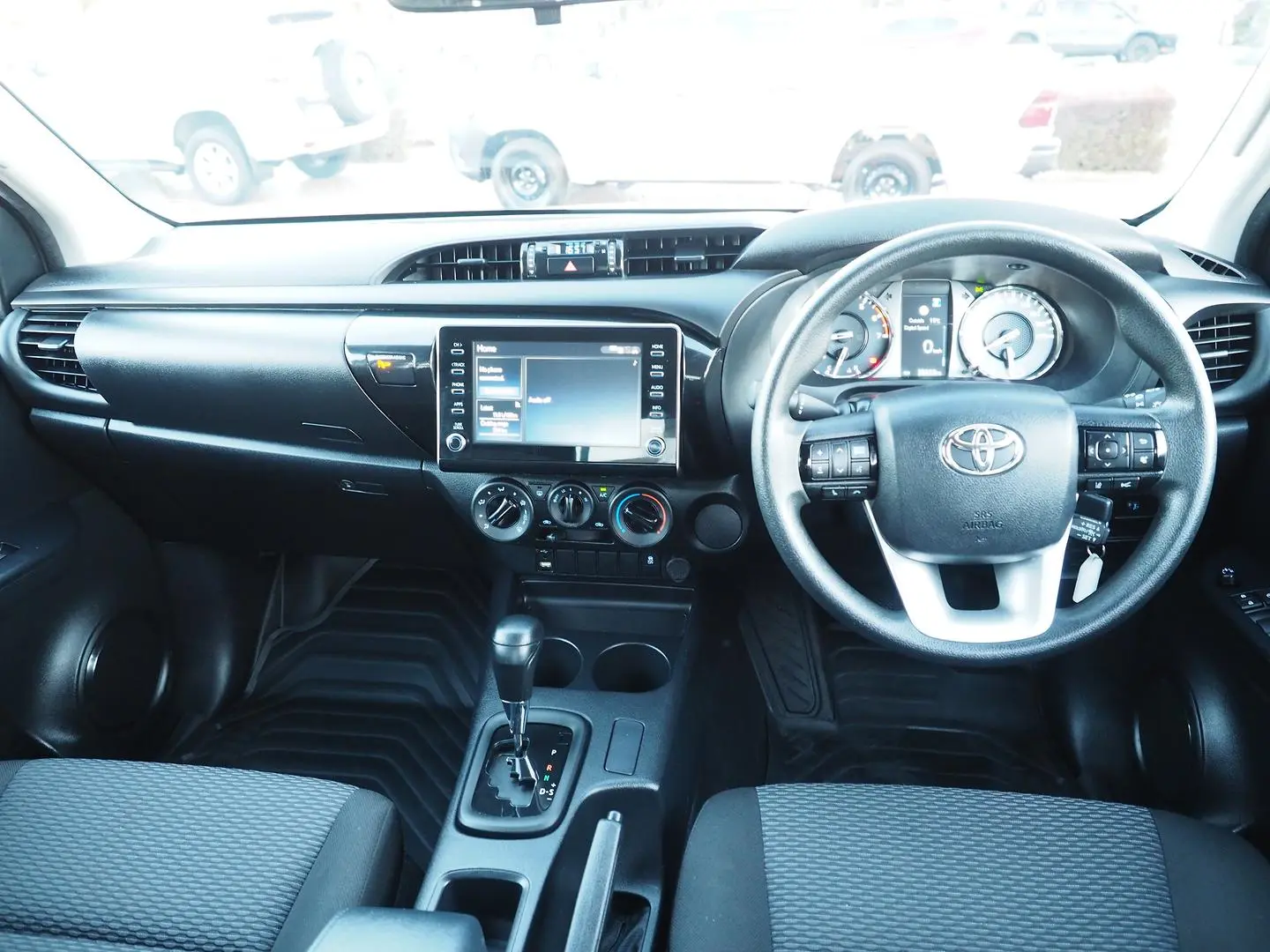 2023 Toyota Hilux Gallery Image 4