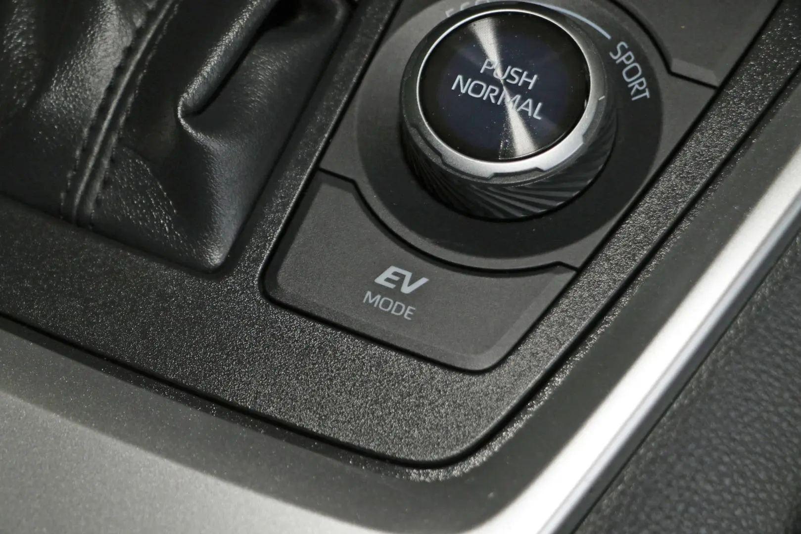 2024 Toyota RAV4 Gallery Image 14