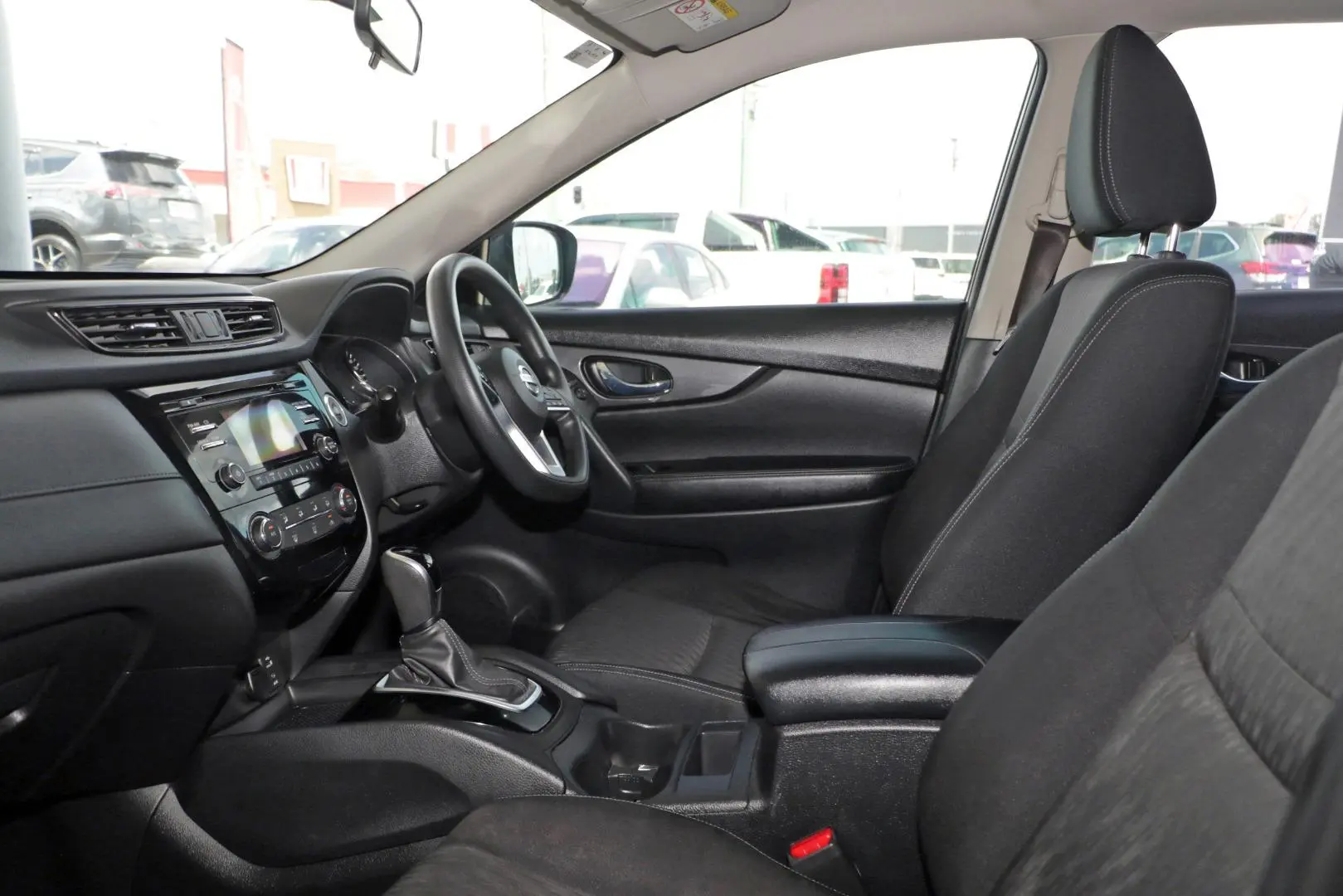 2019 Nissan X-TRAIL Gallery Image 8