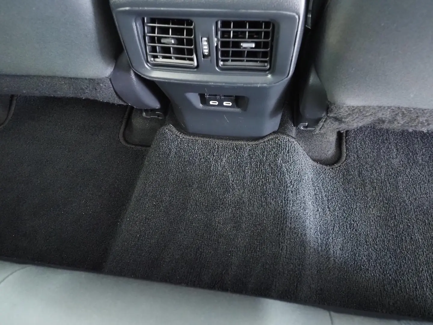 2023 Toyota RAV4 Gallery Image 16