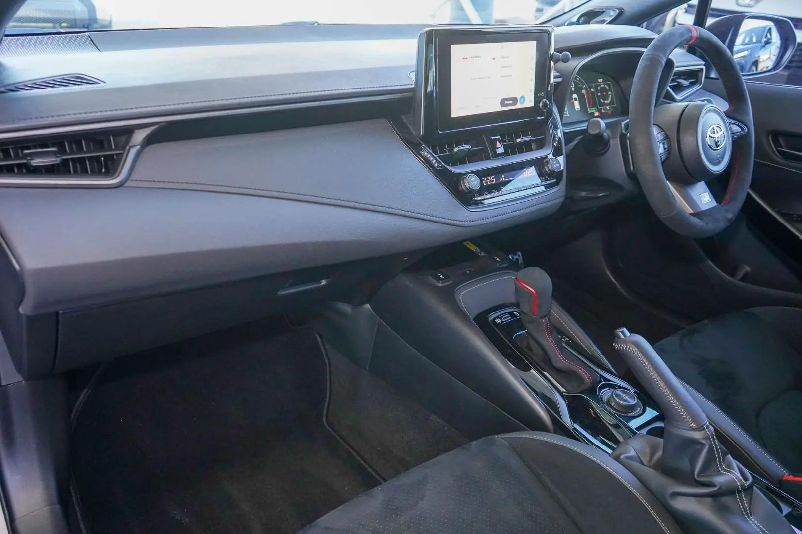 2025 Toyota Corolla Gallery Image 9