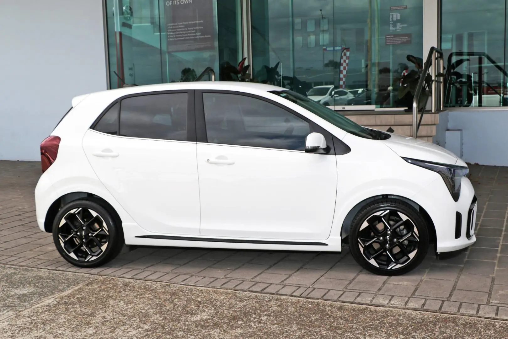 2024 Kia Picanto Gallery Image 5