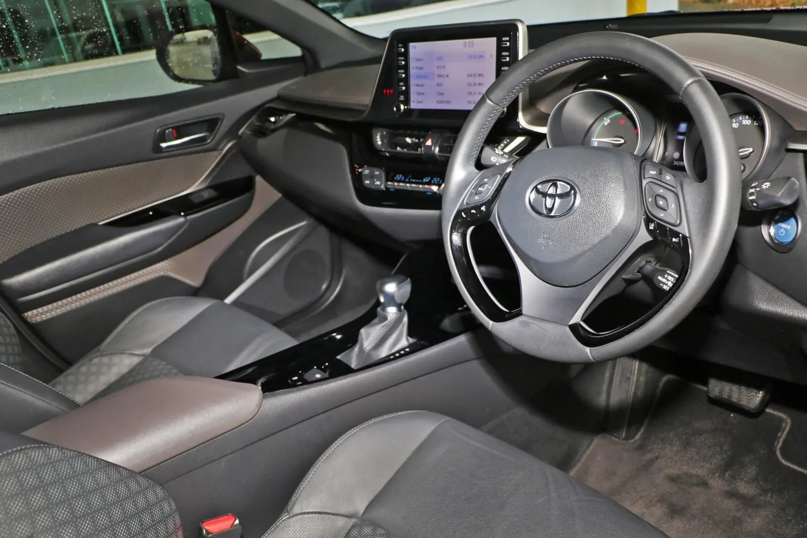 2021 Toyota C-HR Gallery Image 6