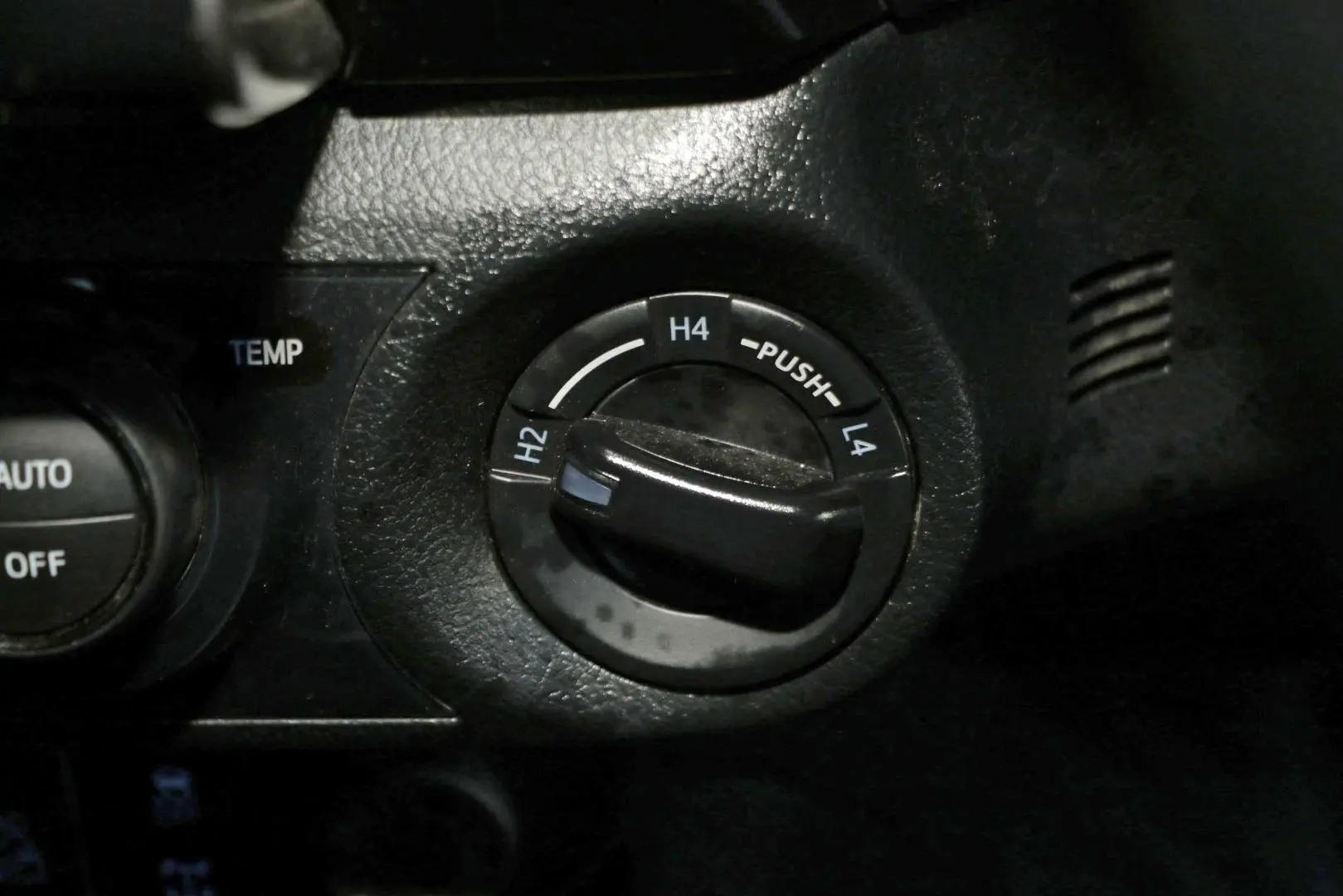 2025 Toyota Hilux Gallery Image 17
