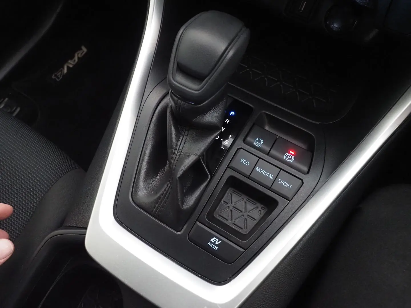 2020 Toyota RAV4 Gallery Image 20