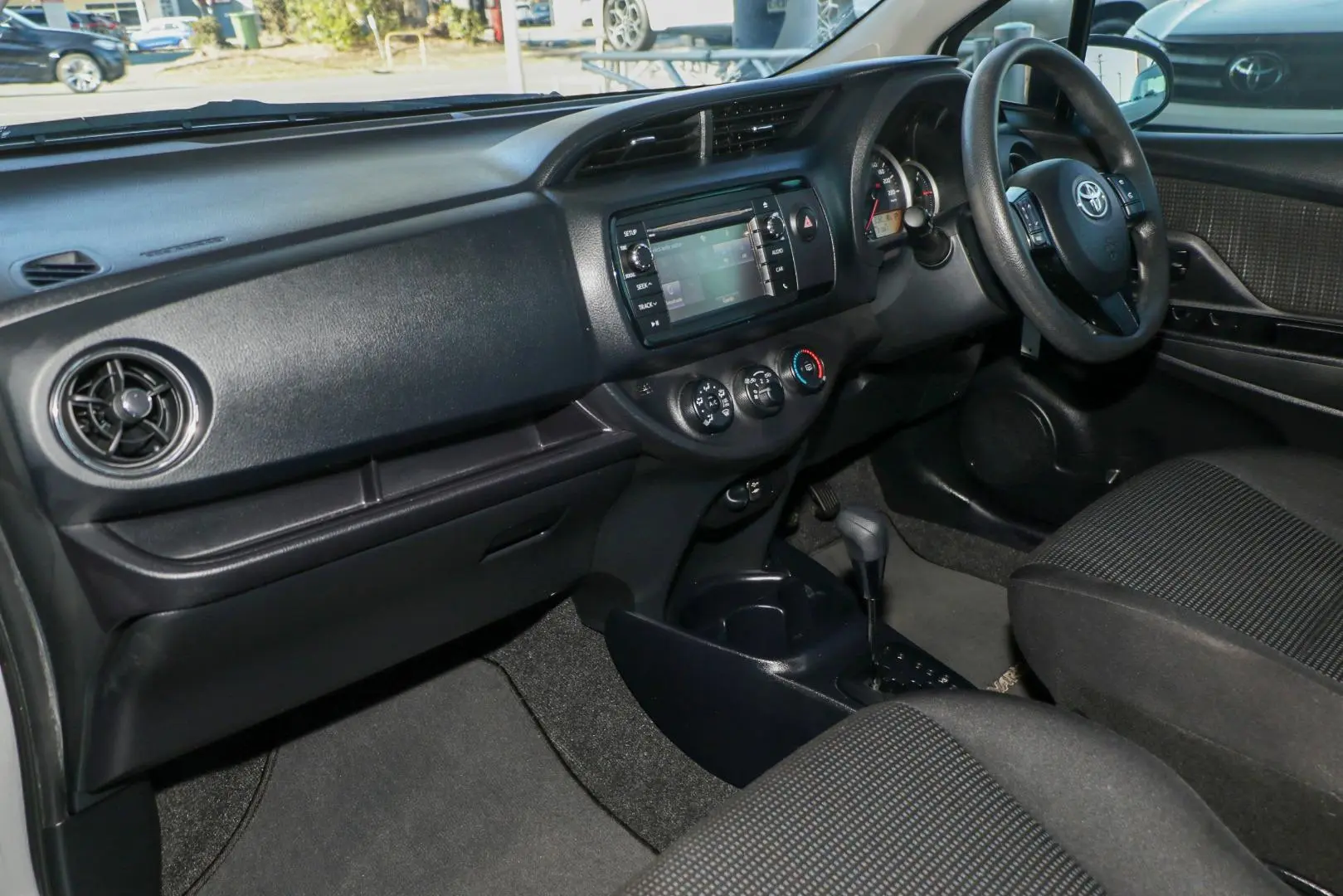 2019 Toyota Yaris Gallery Image 9