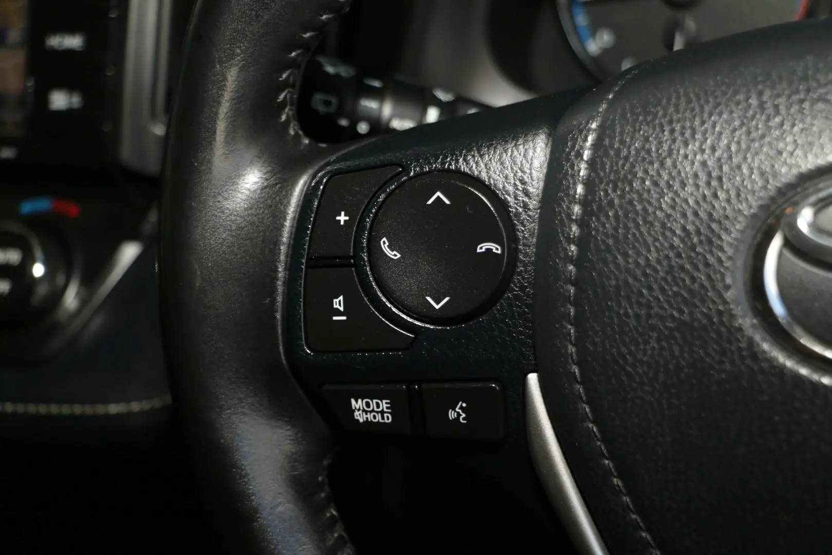 2018 Toyota RAV4 Gallery Image 15