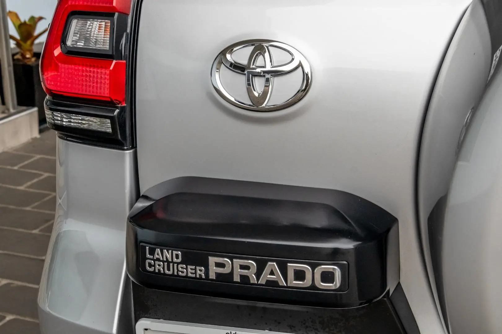 2020 Toyota Landcruiser Prado Gallery Image 21