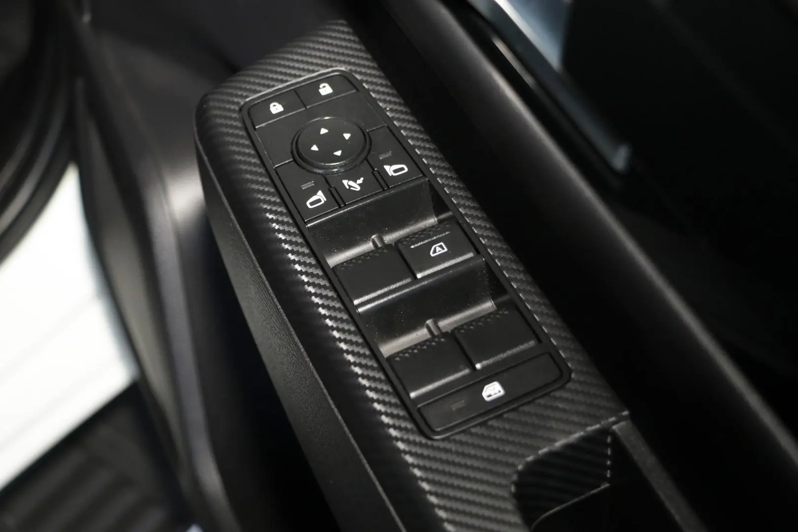 2024 Mitsubishi Triton Gallery Image 19