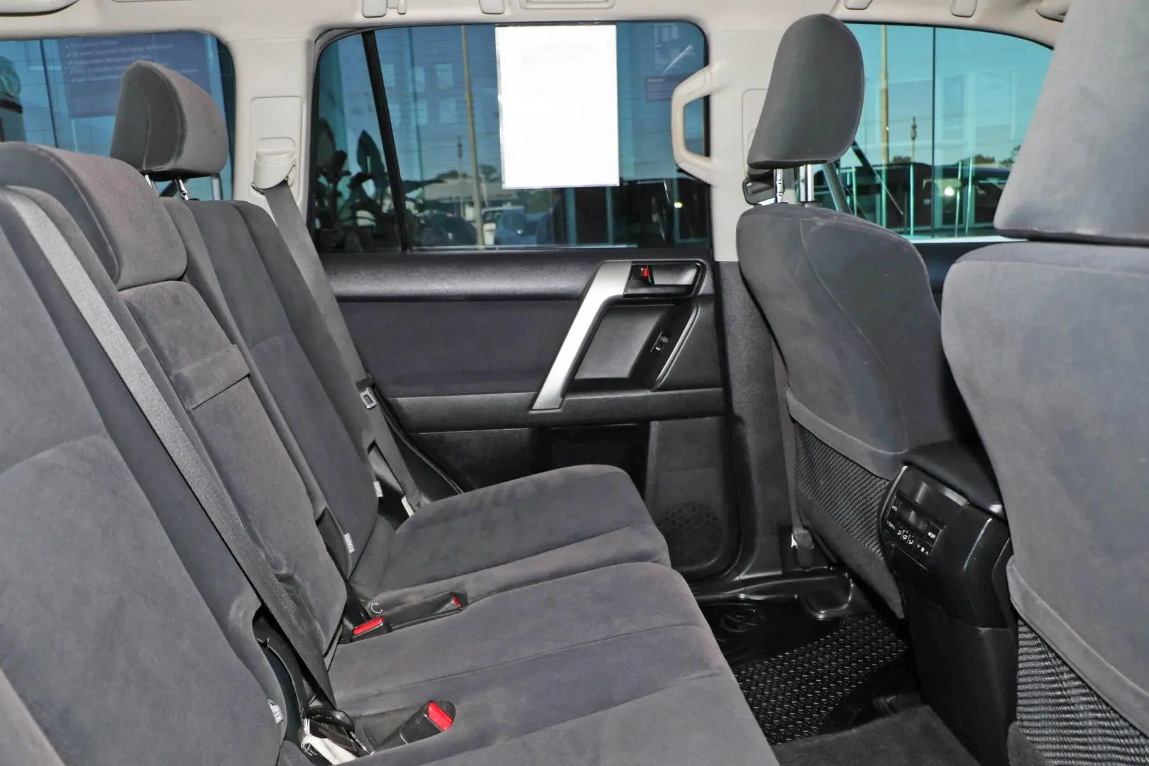 2017 Toyota Landcruiser Prado Gallery Image 9