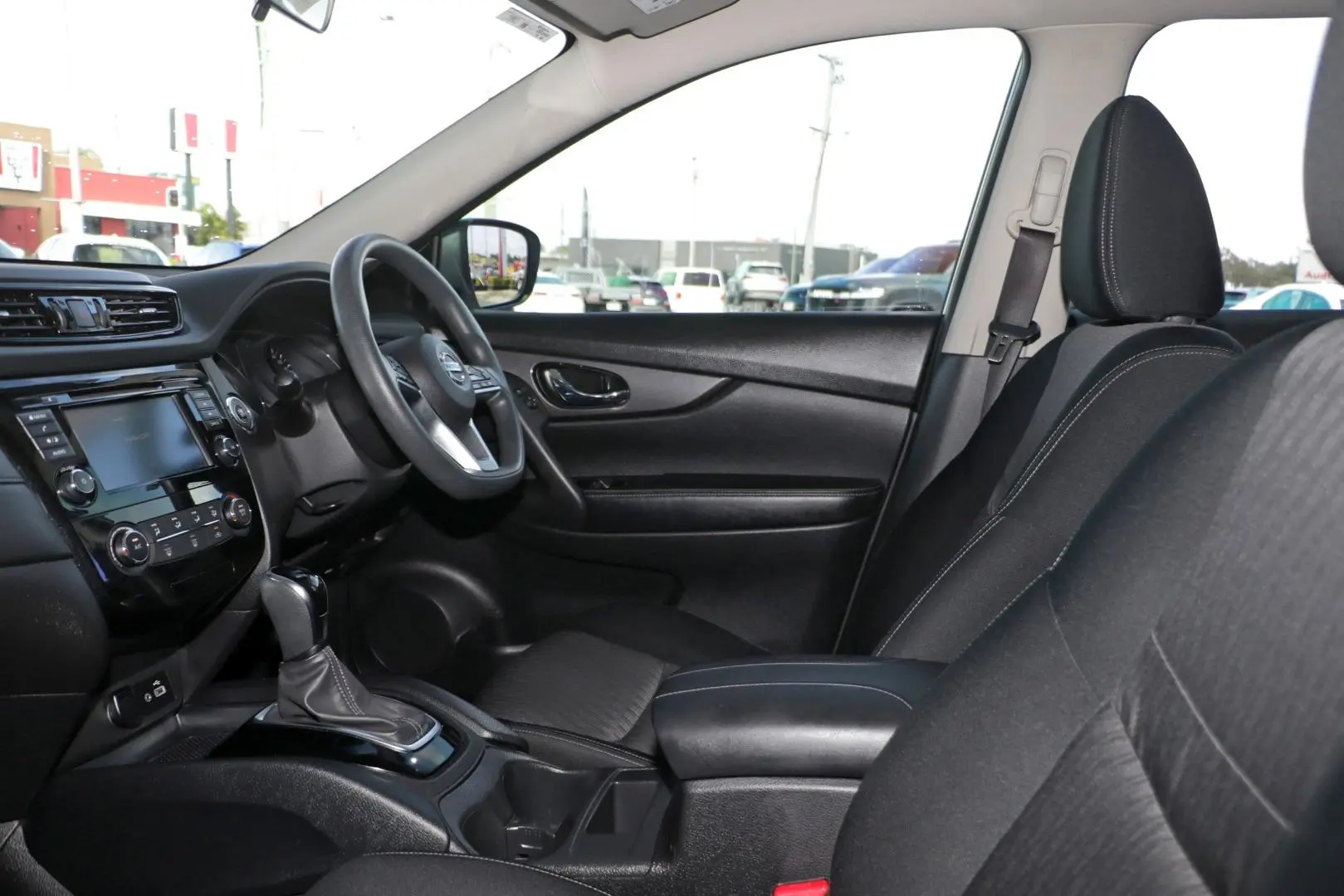 2022 Nissan X-TRAIL Gallery Image 8