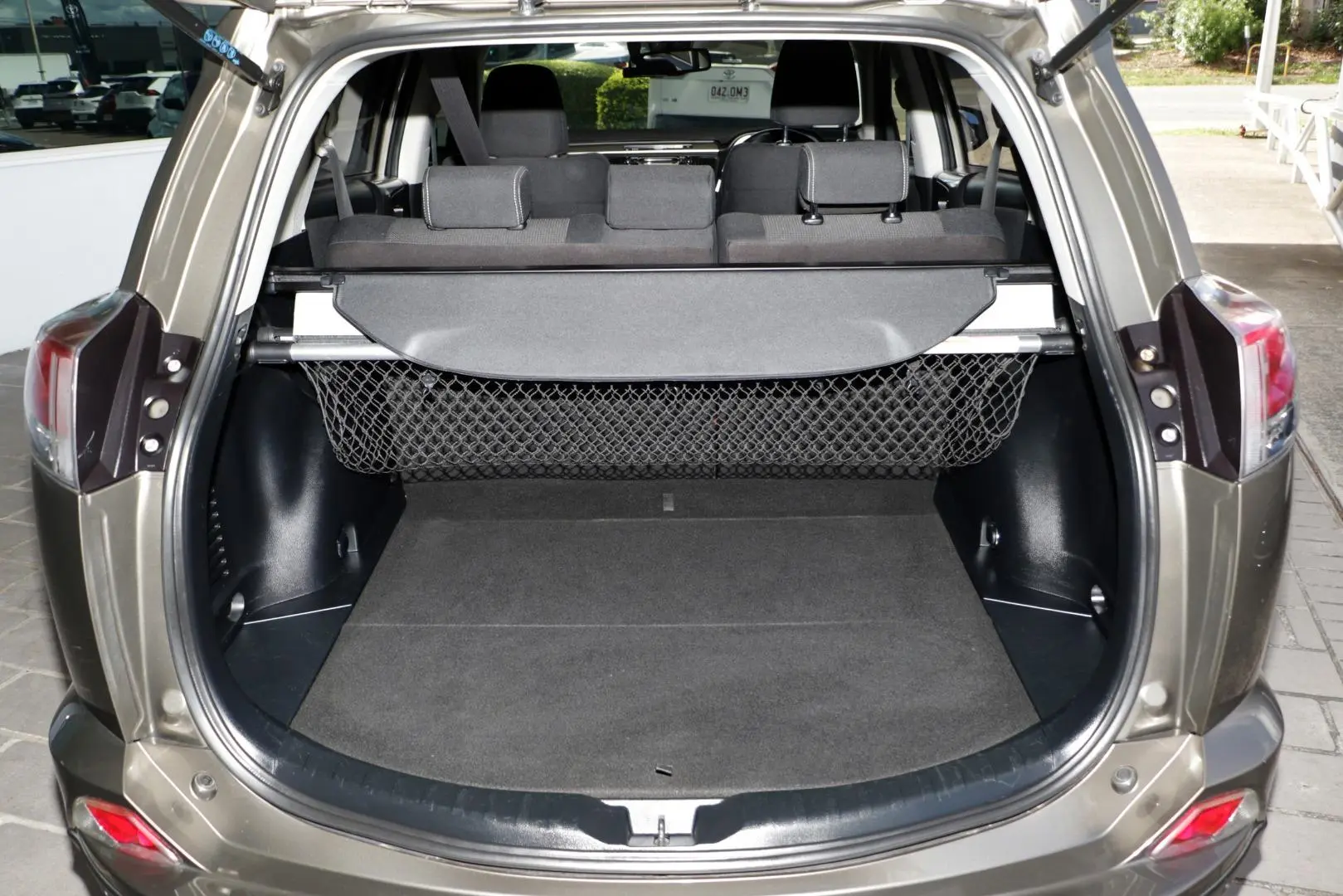 2018 Toyota RAV4 Gallery Image 21