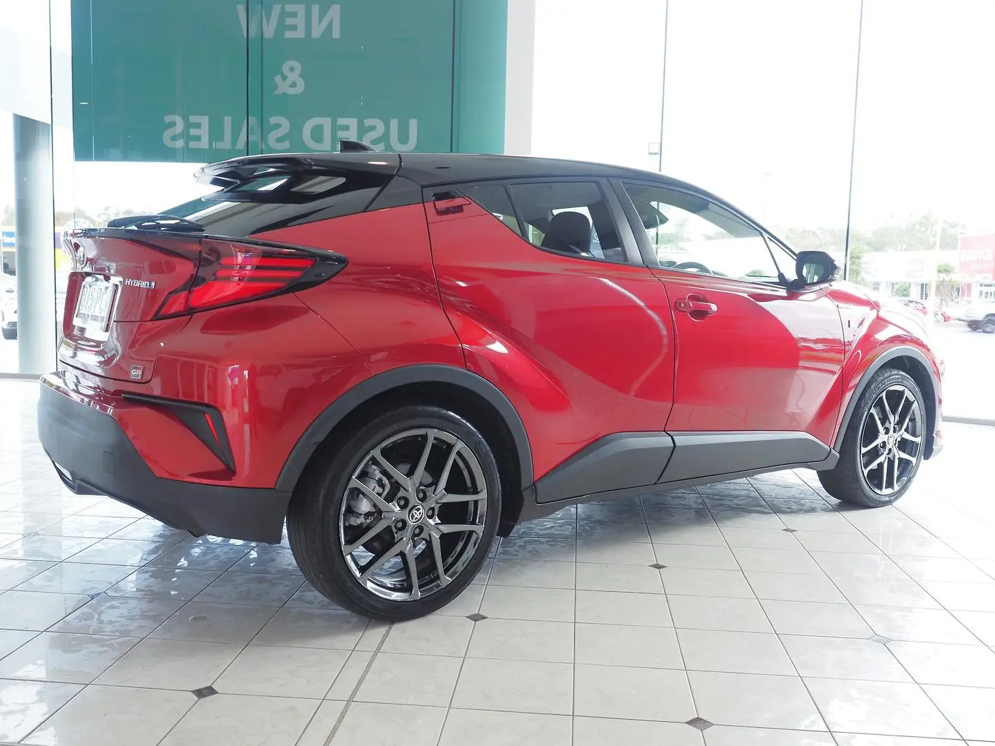 2021 Toyota C-HR Gallery Image 6