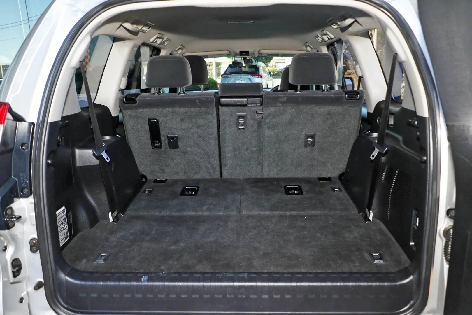 2017 Toyota Landcruiser Prado Gallery Image 22