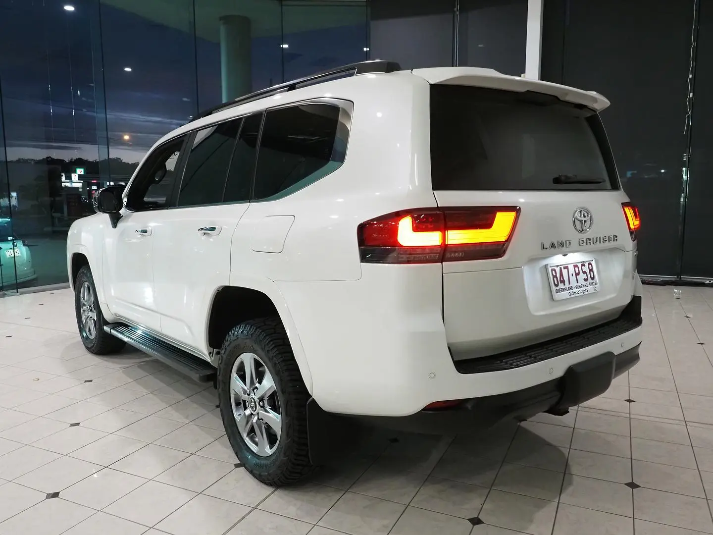2022 Toyota Landcruiser Gallery Image 9