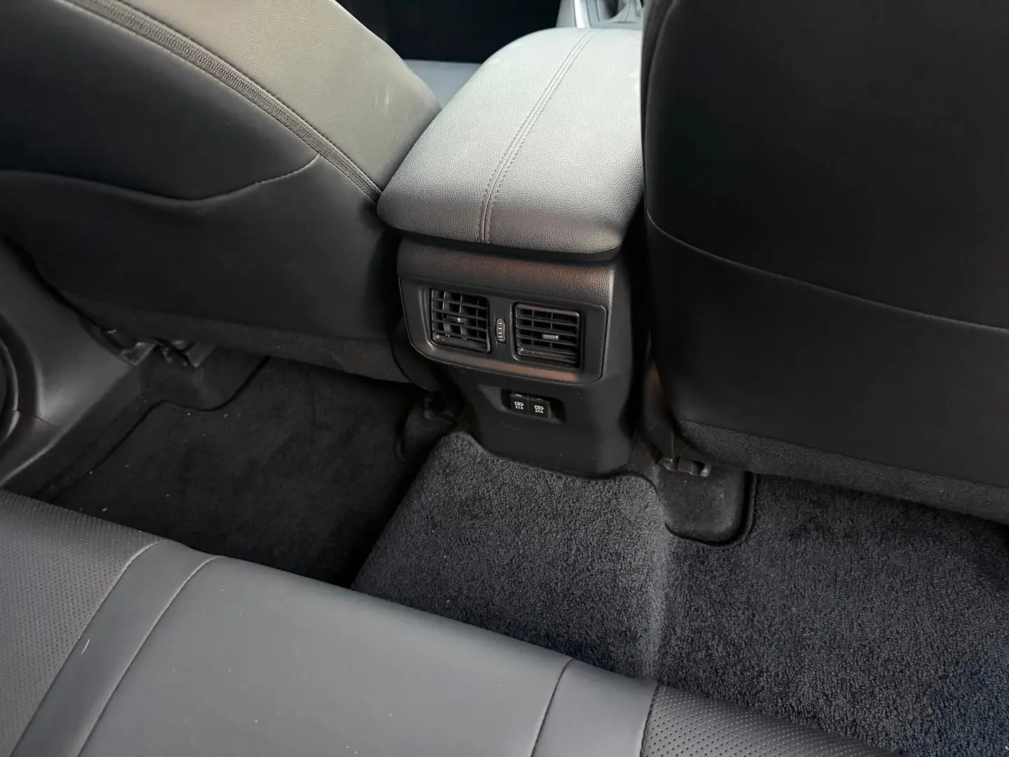2020 Toyota RAV4 Gallery Image 13