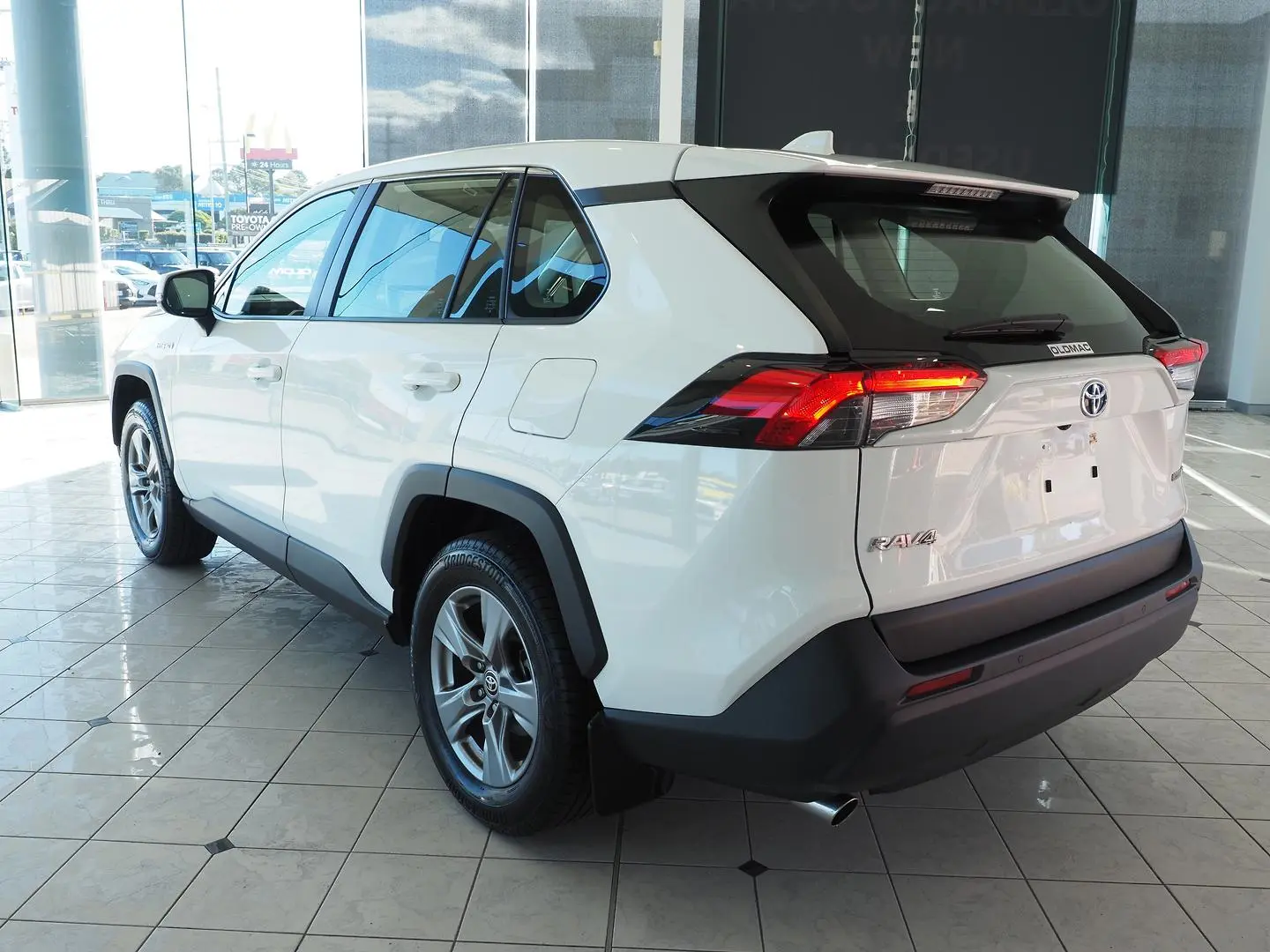 2024 Toyota RAV4 Gallery Image 7