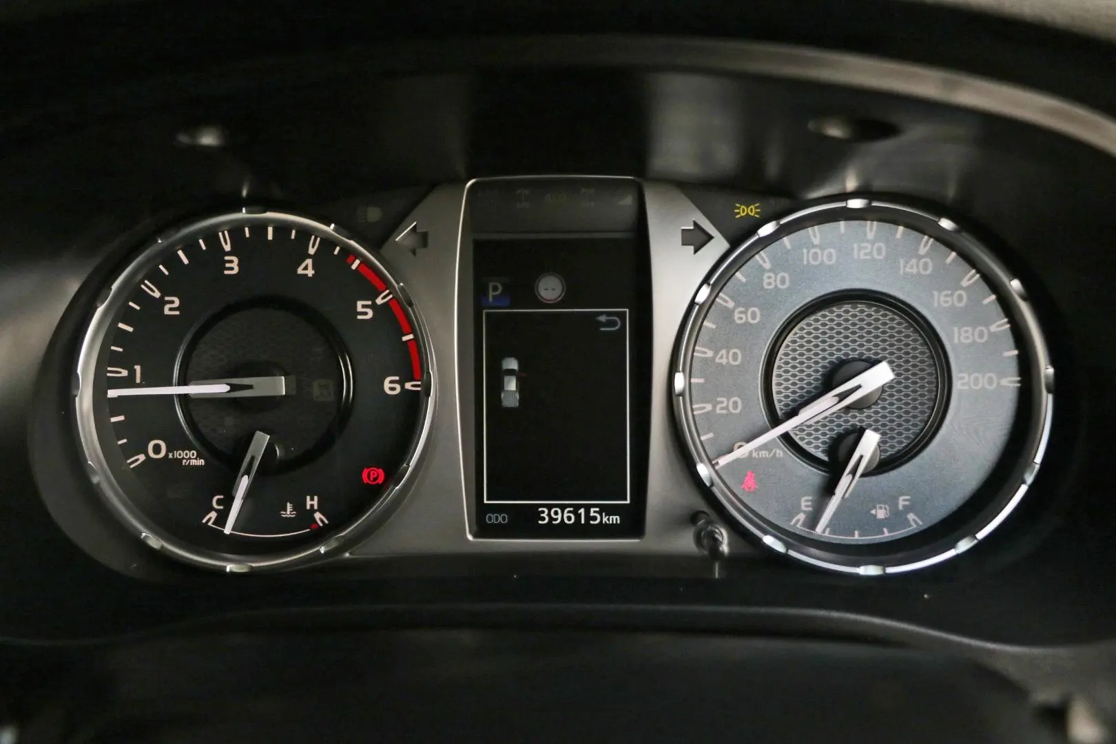 2021 Toyota Hilux Gallery Image 11