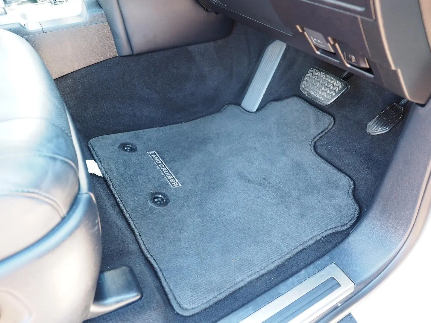 2019 Toyota Landcruiser Gallery Image 29