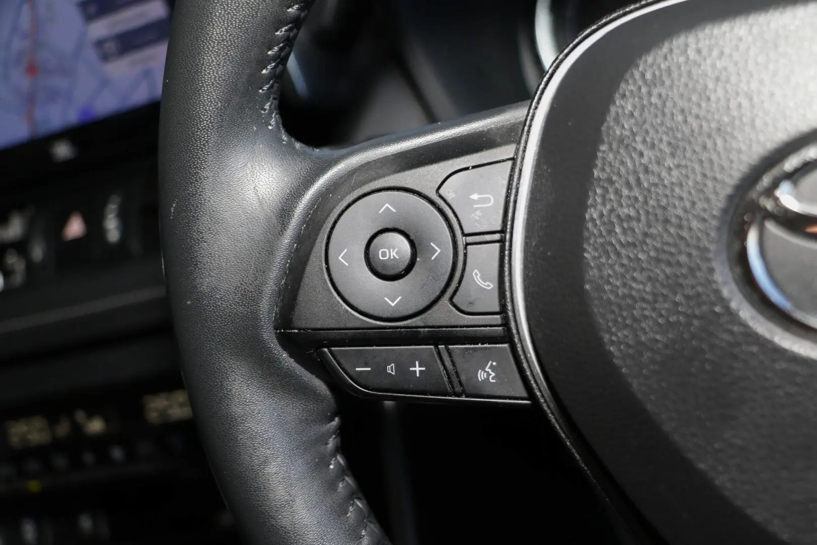 2021 Toyota RAV4 Gallery Image 13