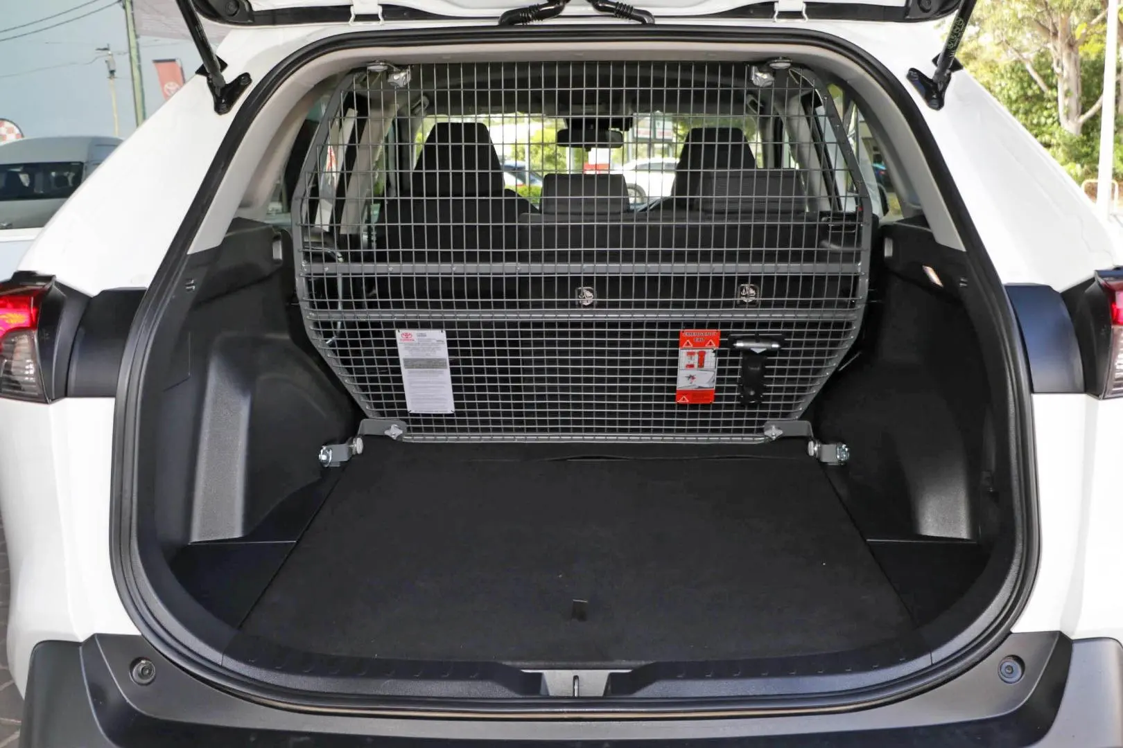 2023 Toyota RAV4 Gallery Image 24